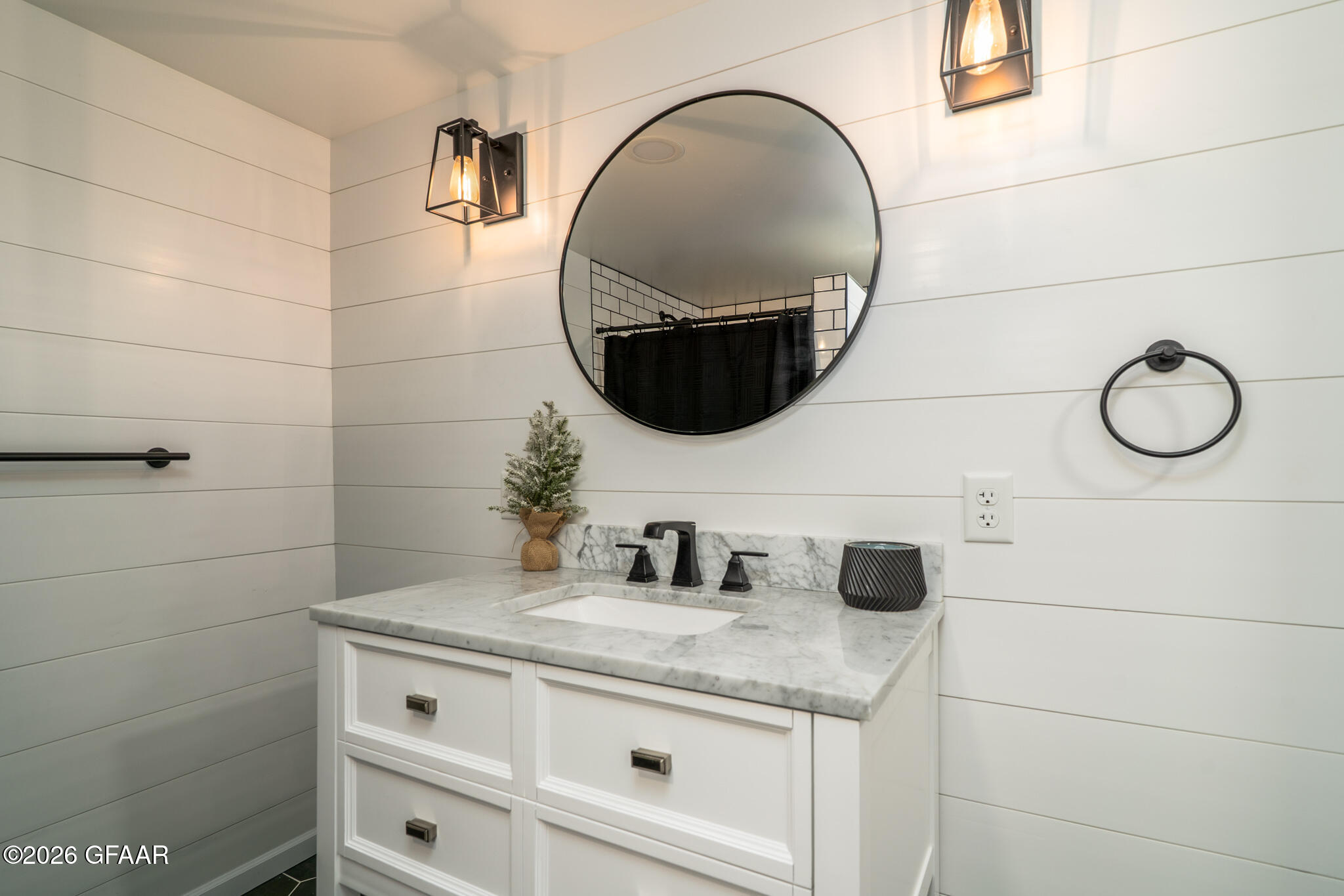 property viewer photo 19