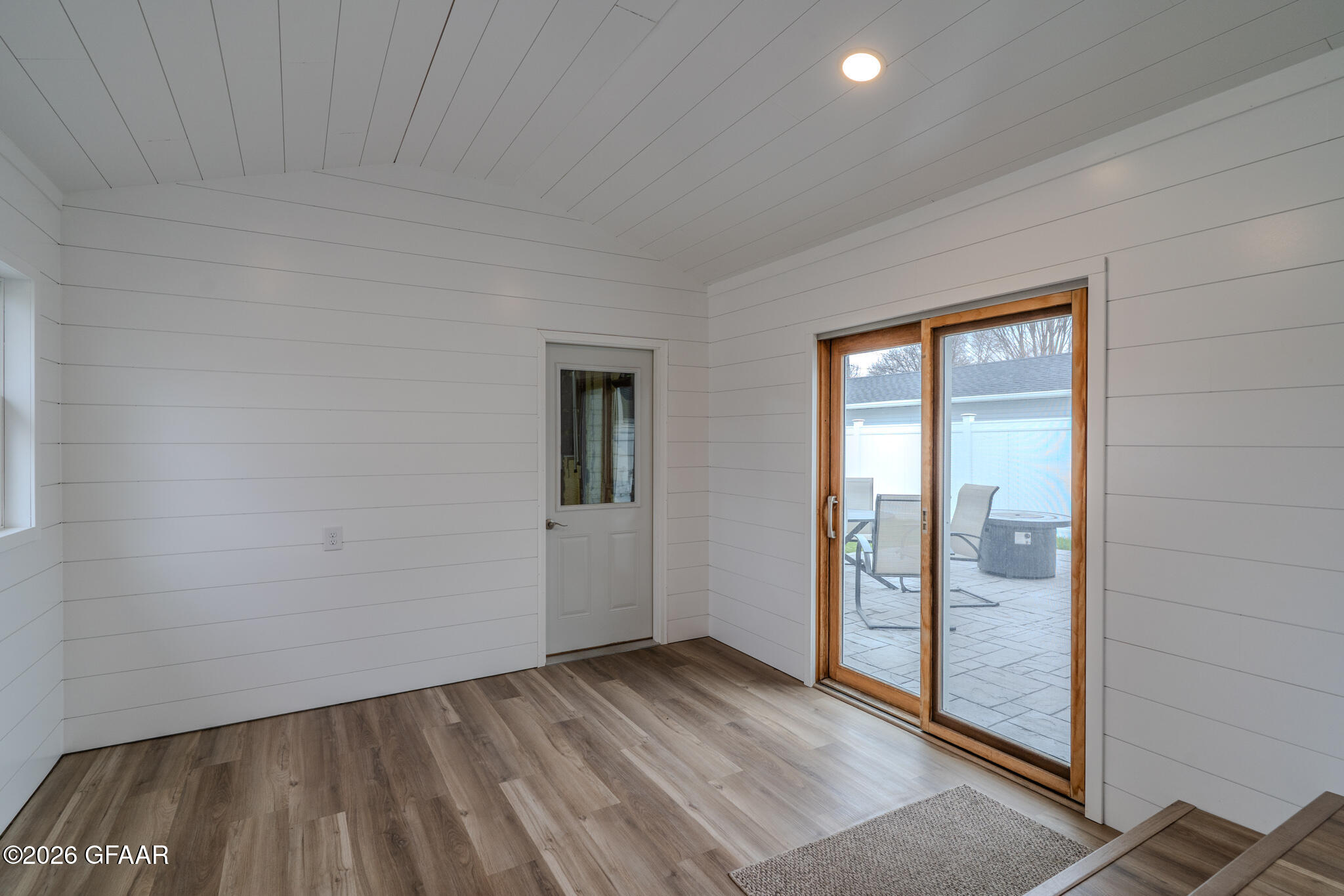 property viewer photo 27