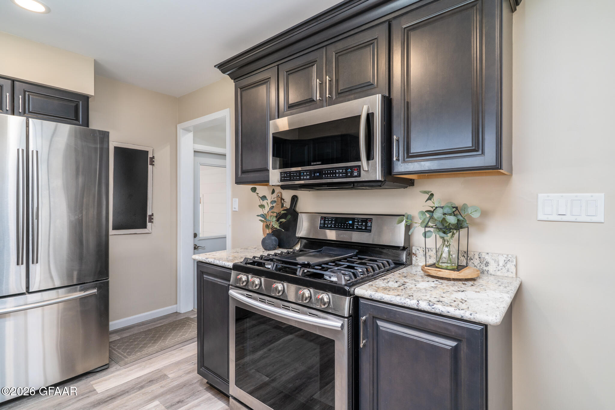 property viewer photo 6