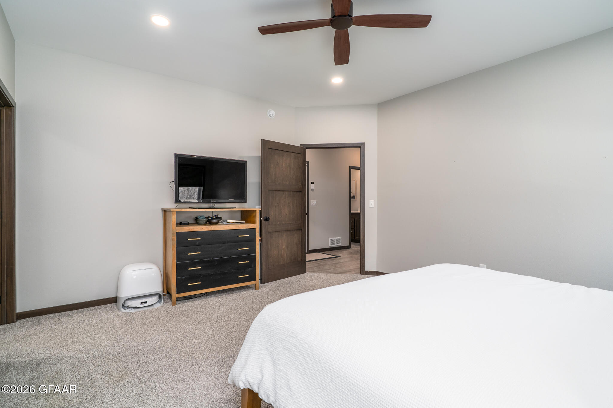 property viewer photo 10