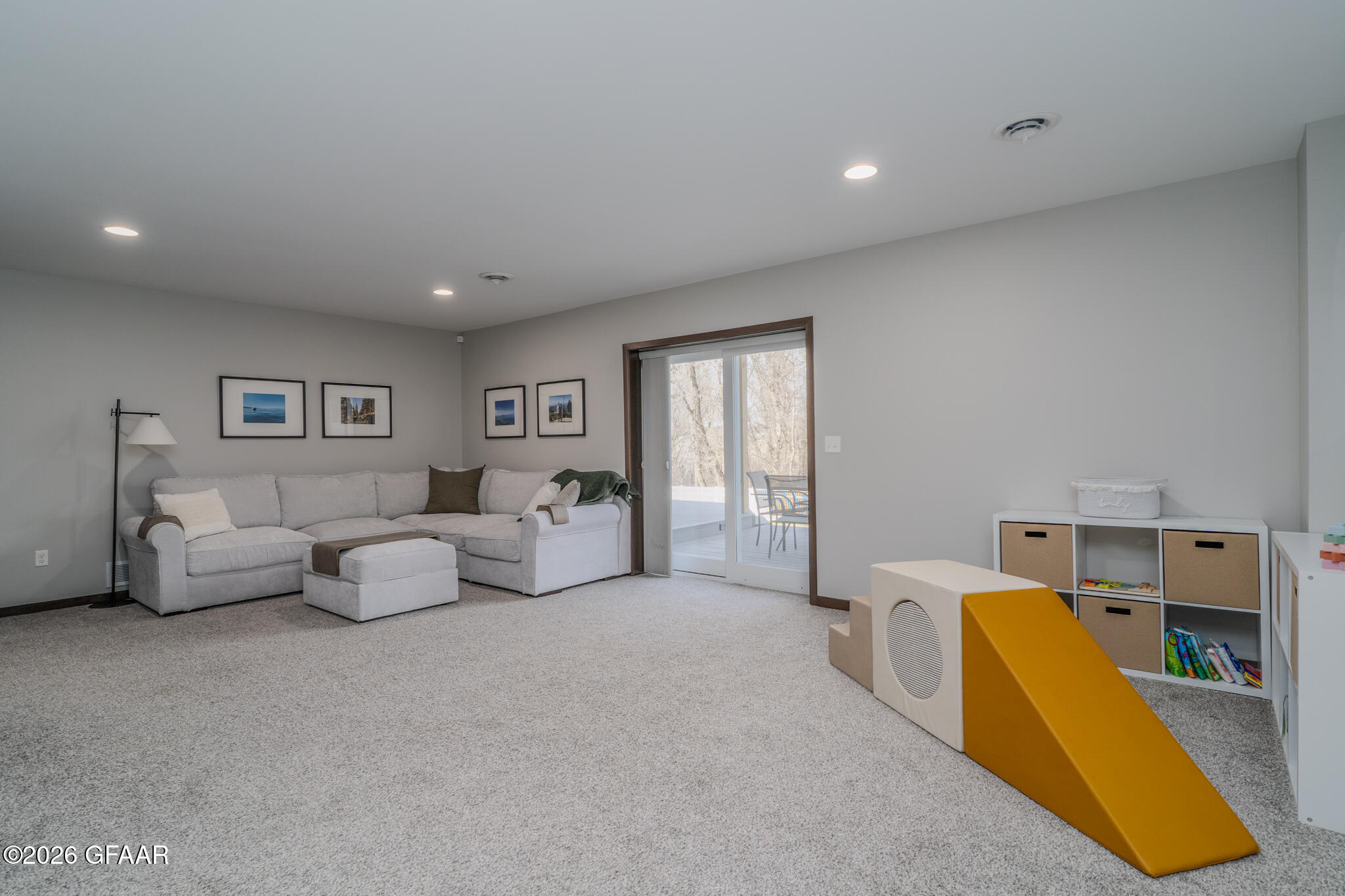 property viewer photo 16
