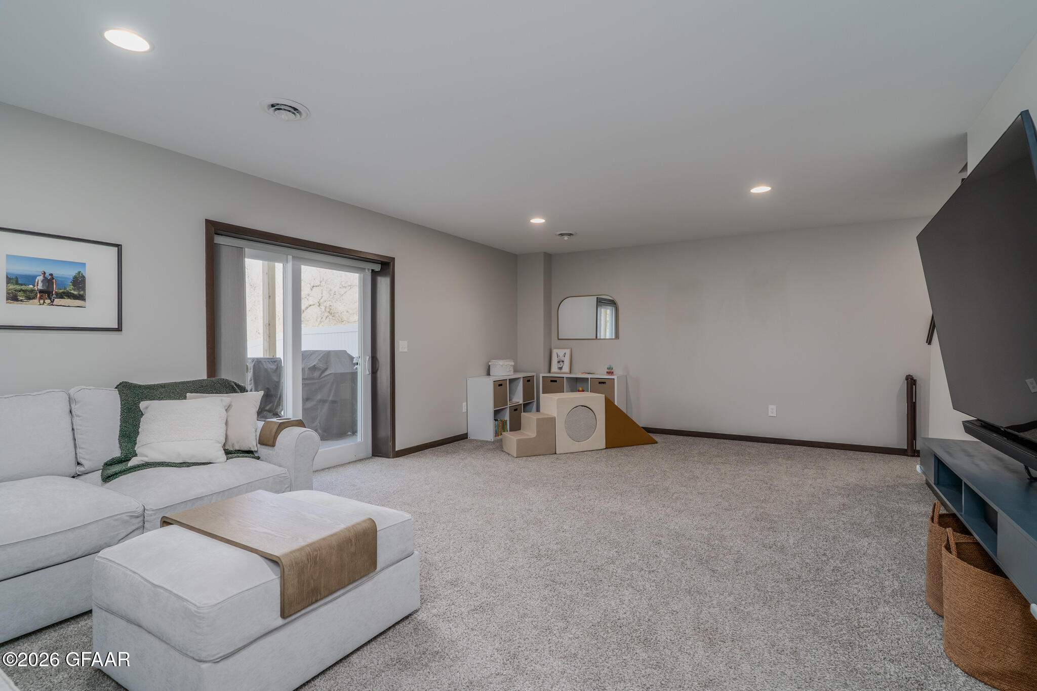property viewer photo 18