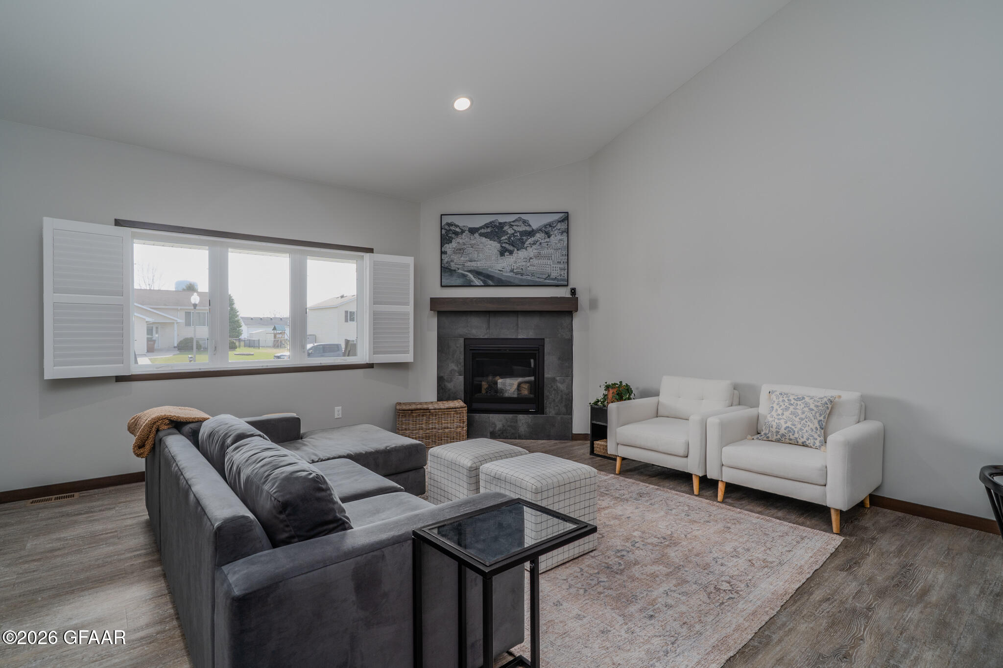 property viewer photo 4