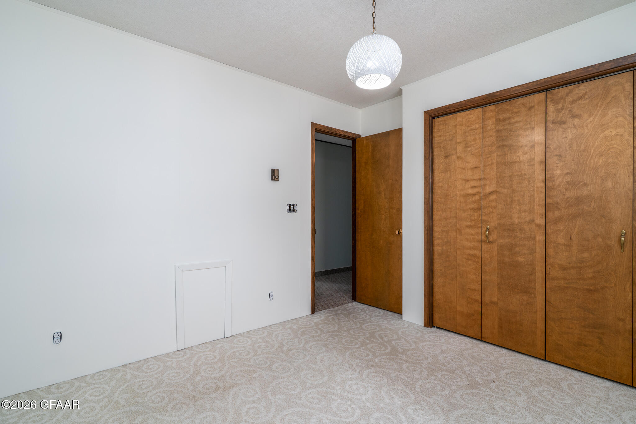 property viewer photo 18