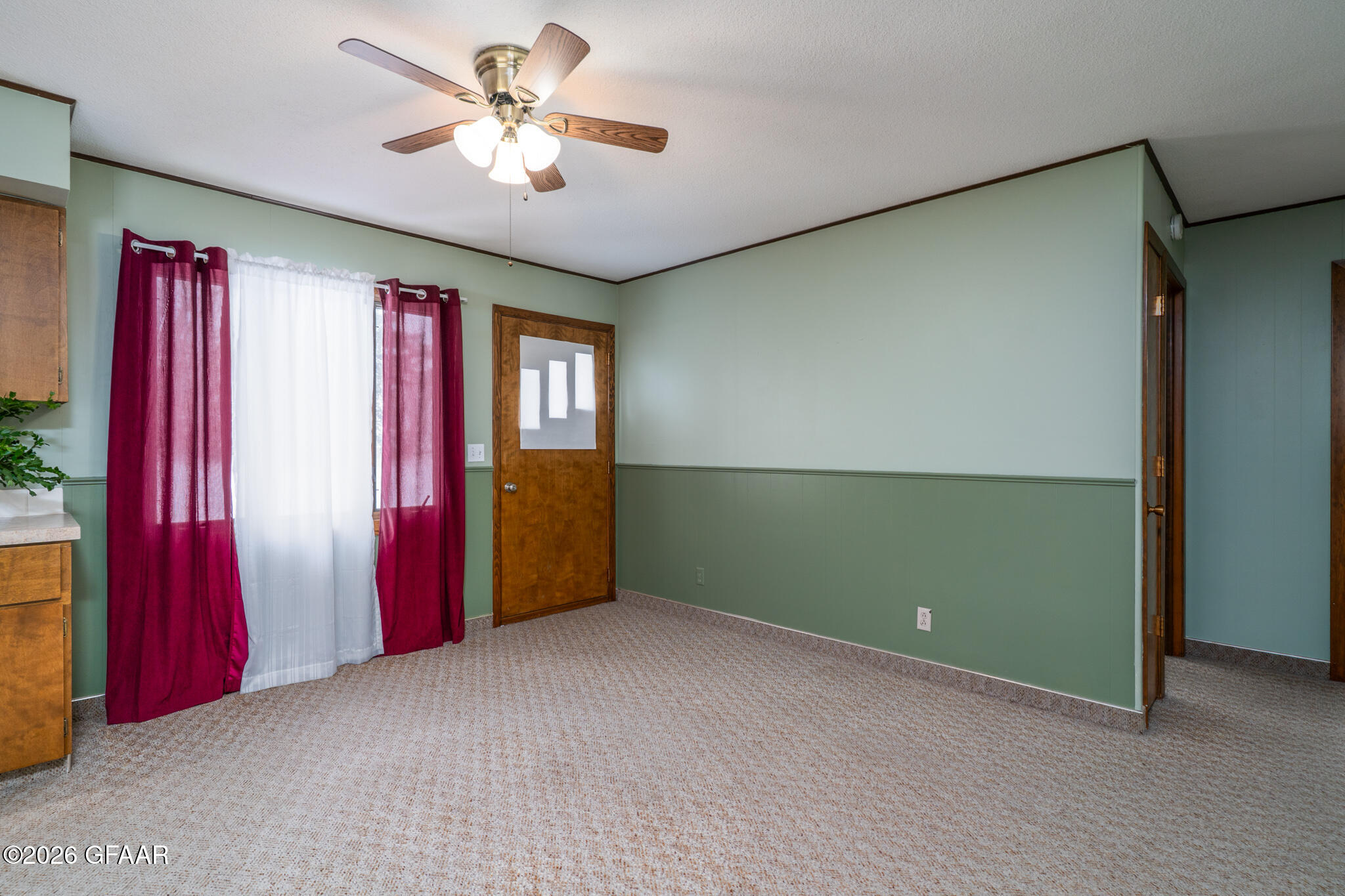 property viewer photo 3