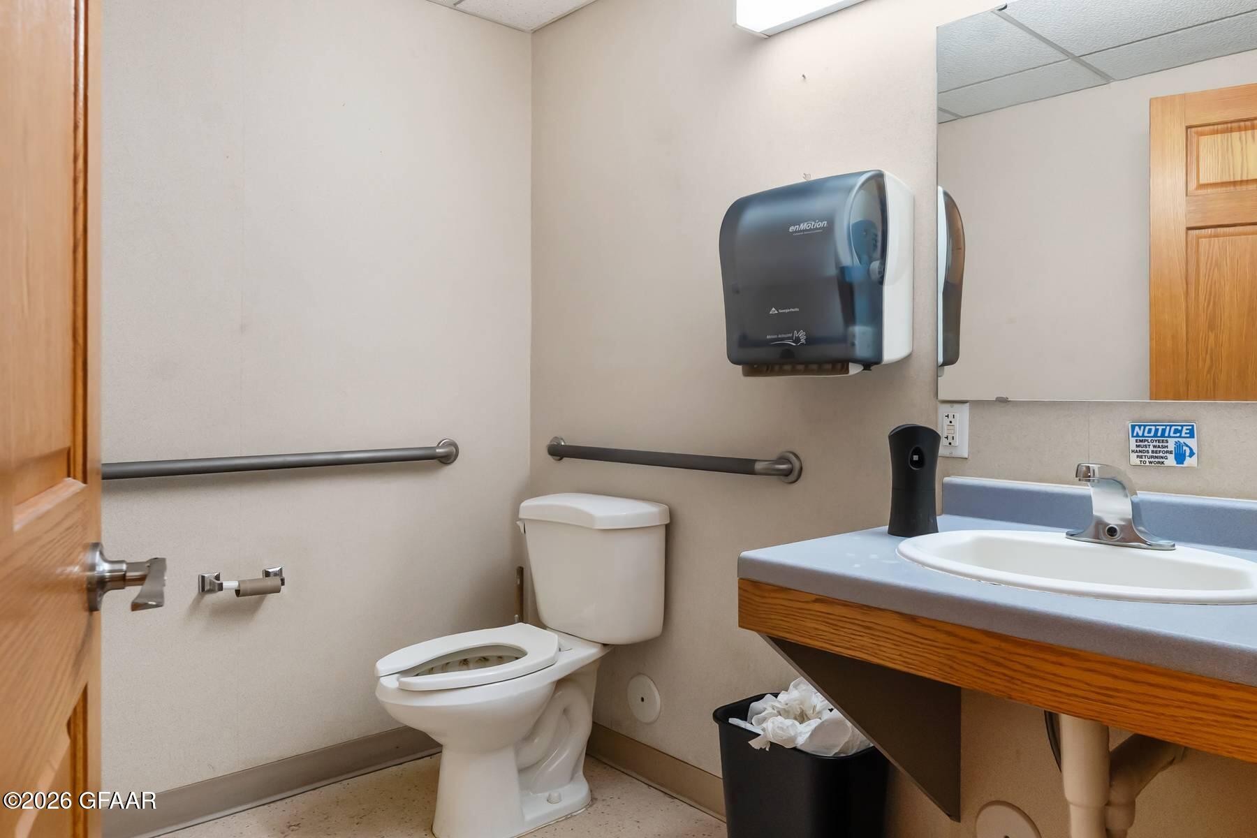 main property photo 6