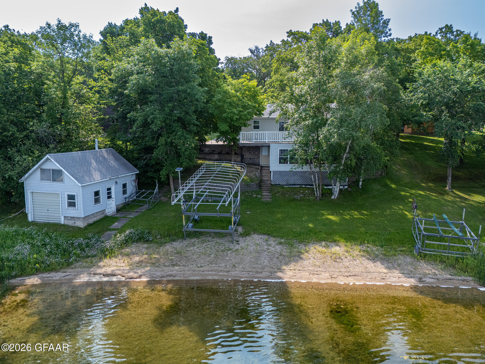 main property photo 40