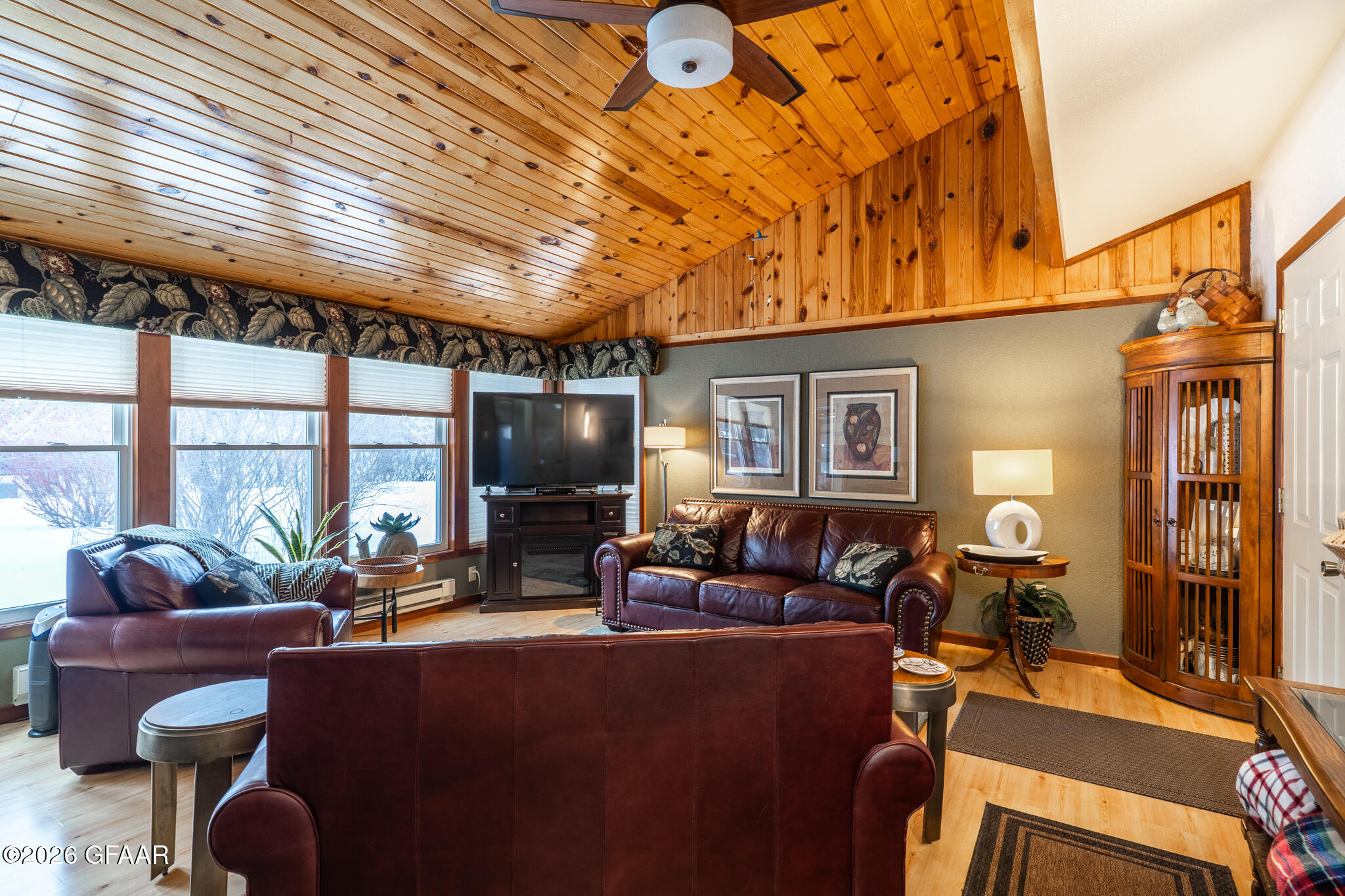 property viewer photo 10