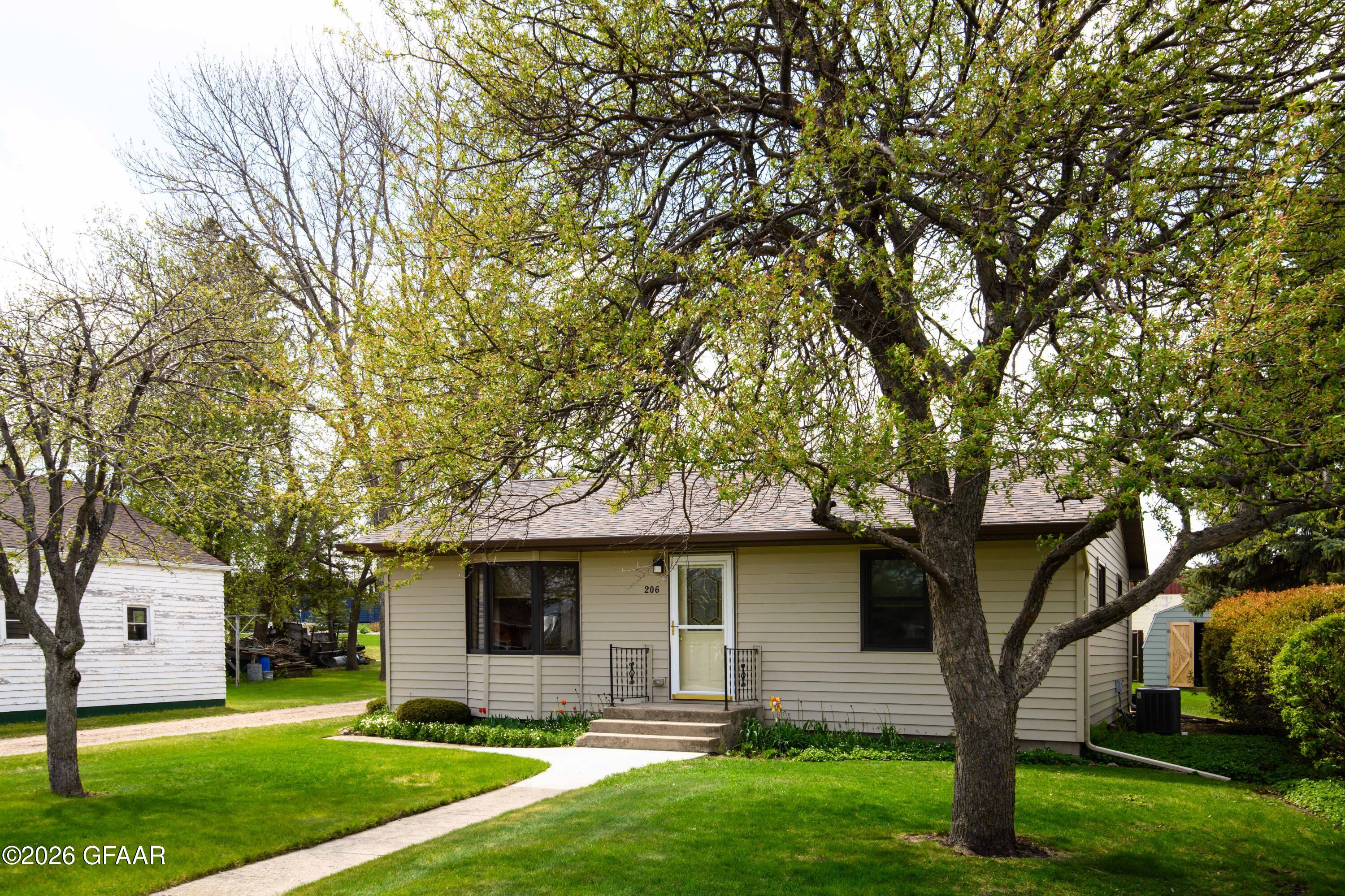 main property photo 3