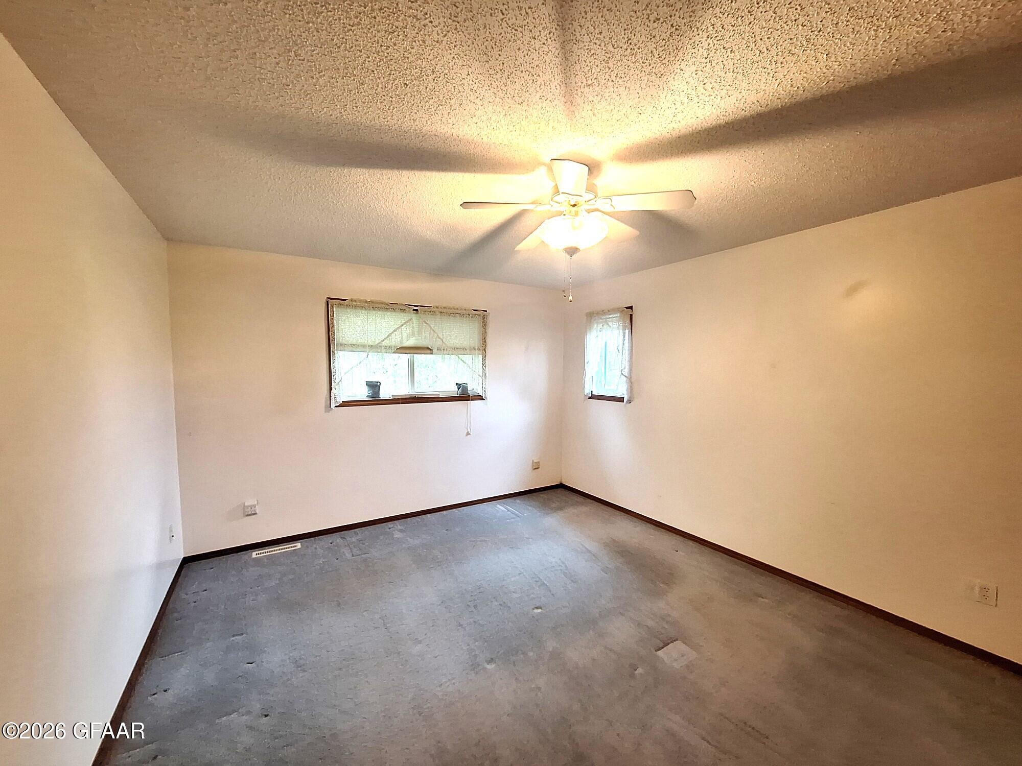 property viewer photo 6
