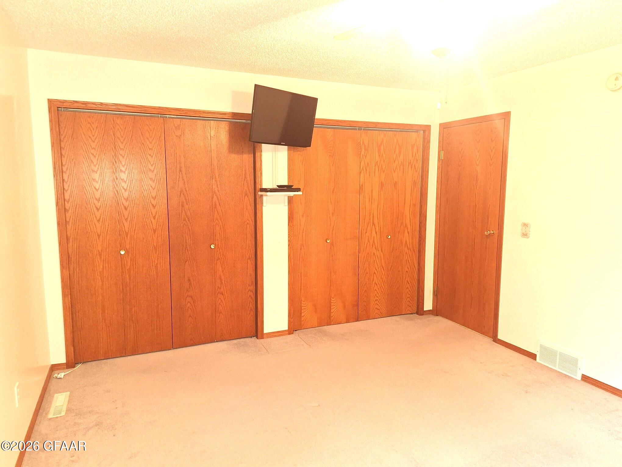 property viewer photo 7