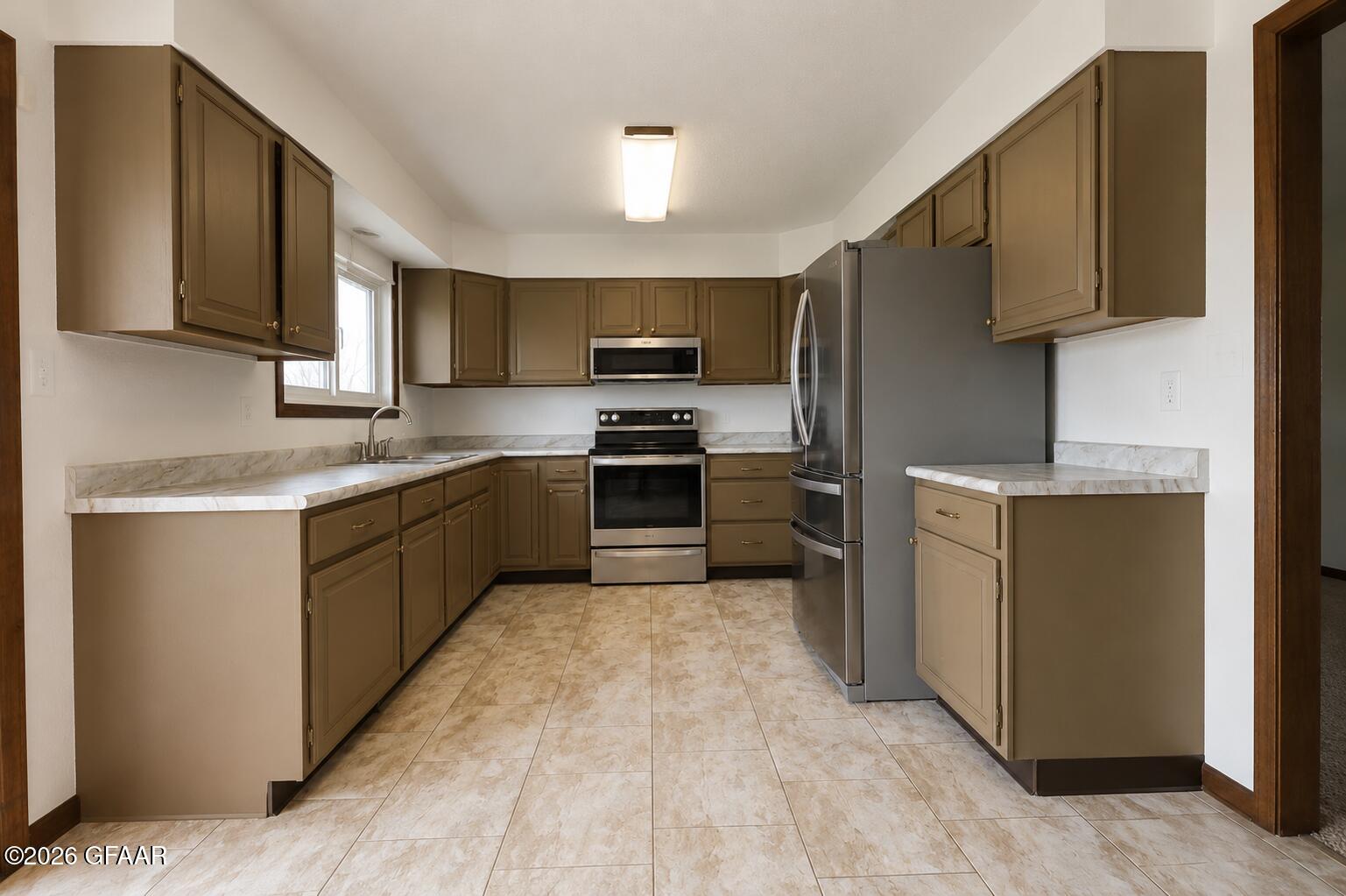 property viewer photo 3
