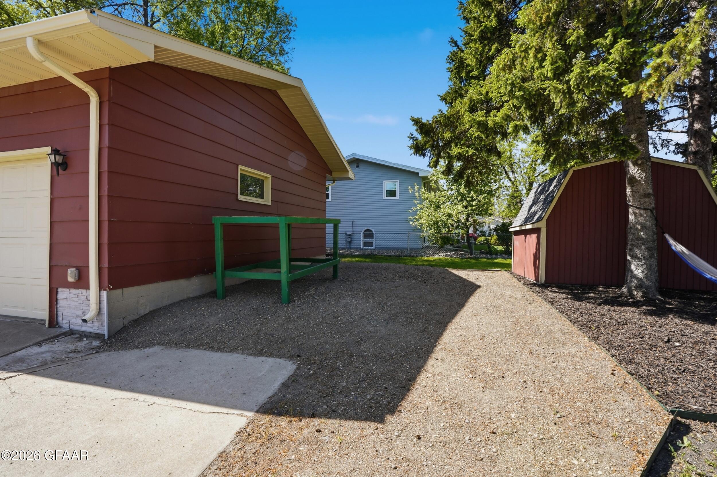 main property photo 32