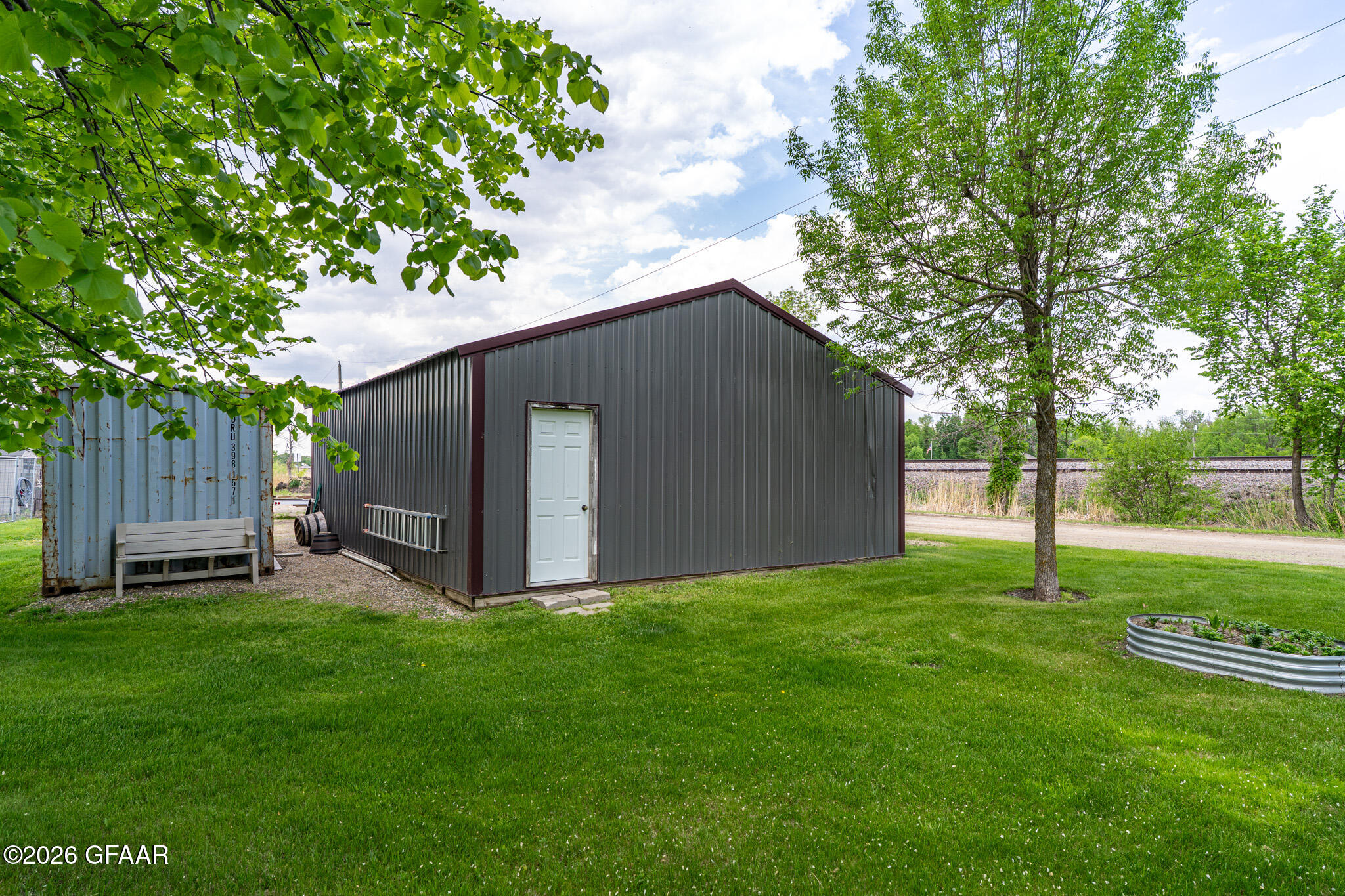 main property photo 26