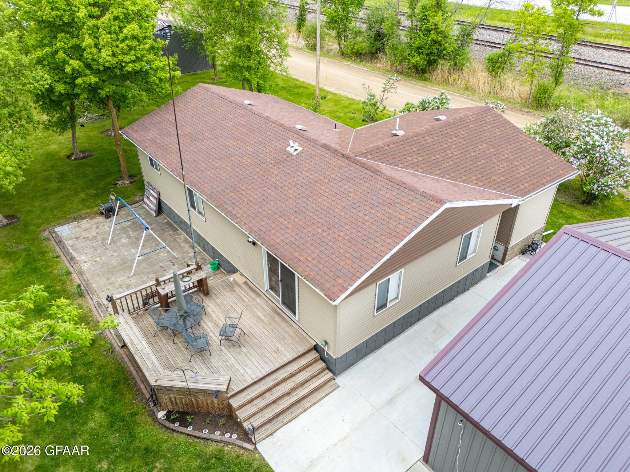 main property photo 37