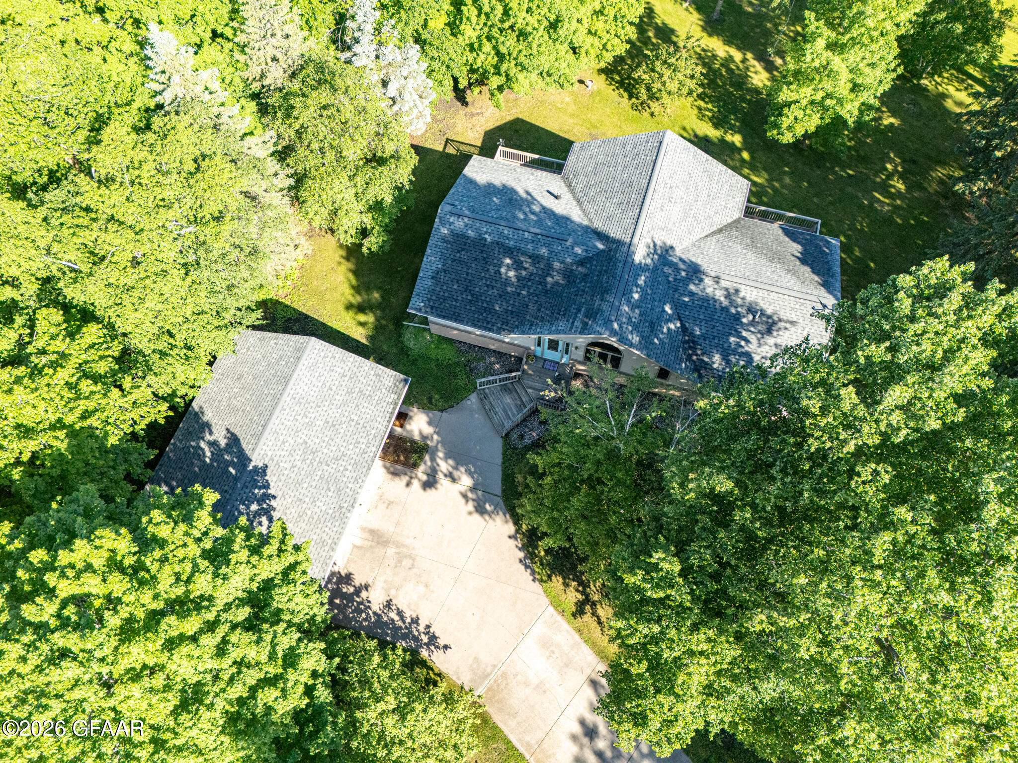 main property photo 40