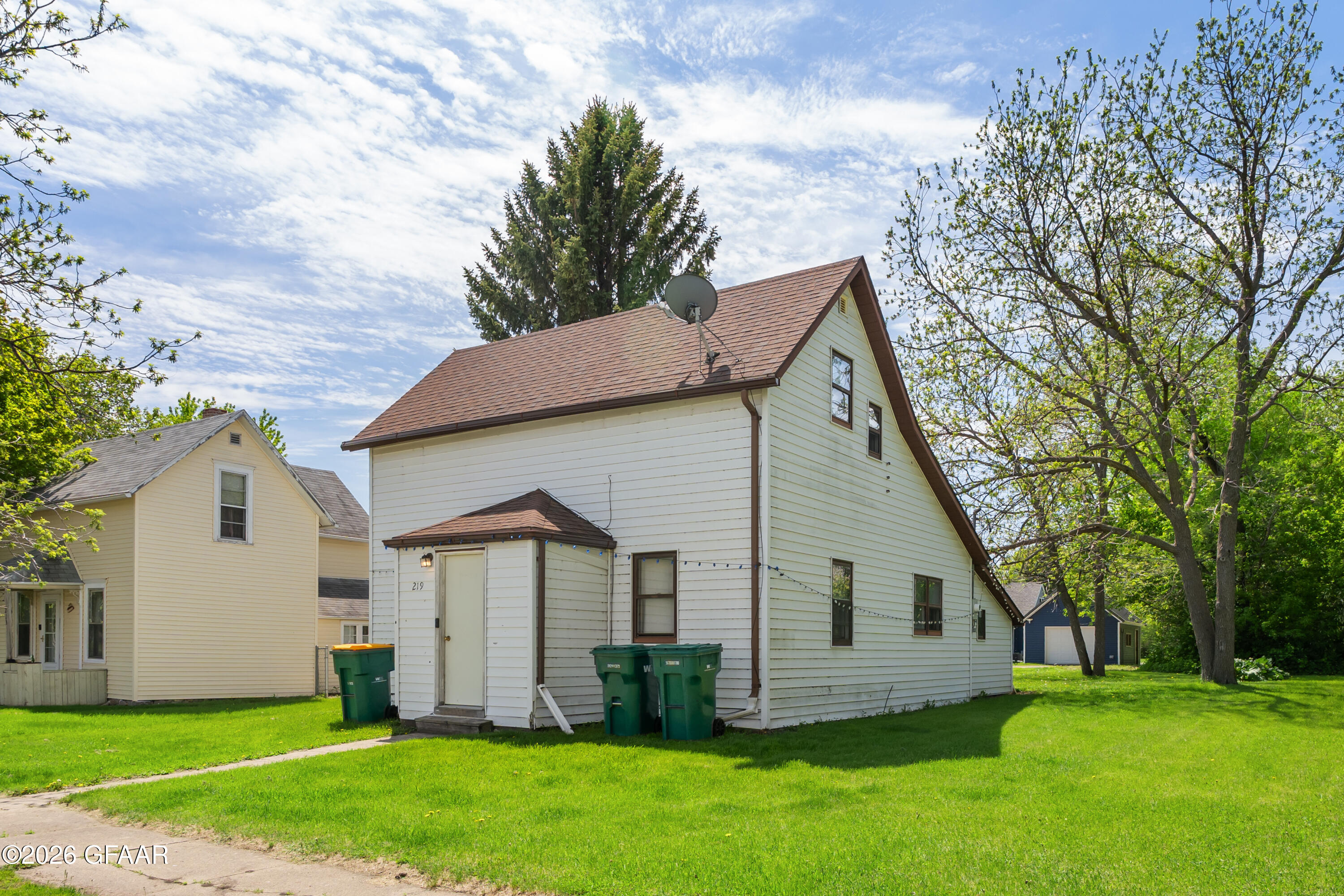 main property photo 6