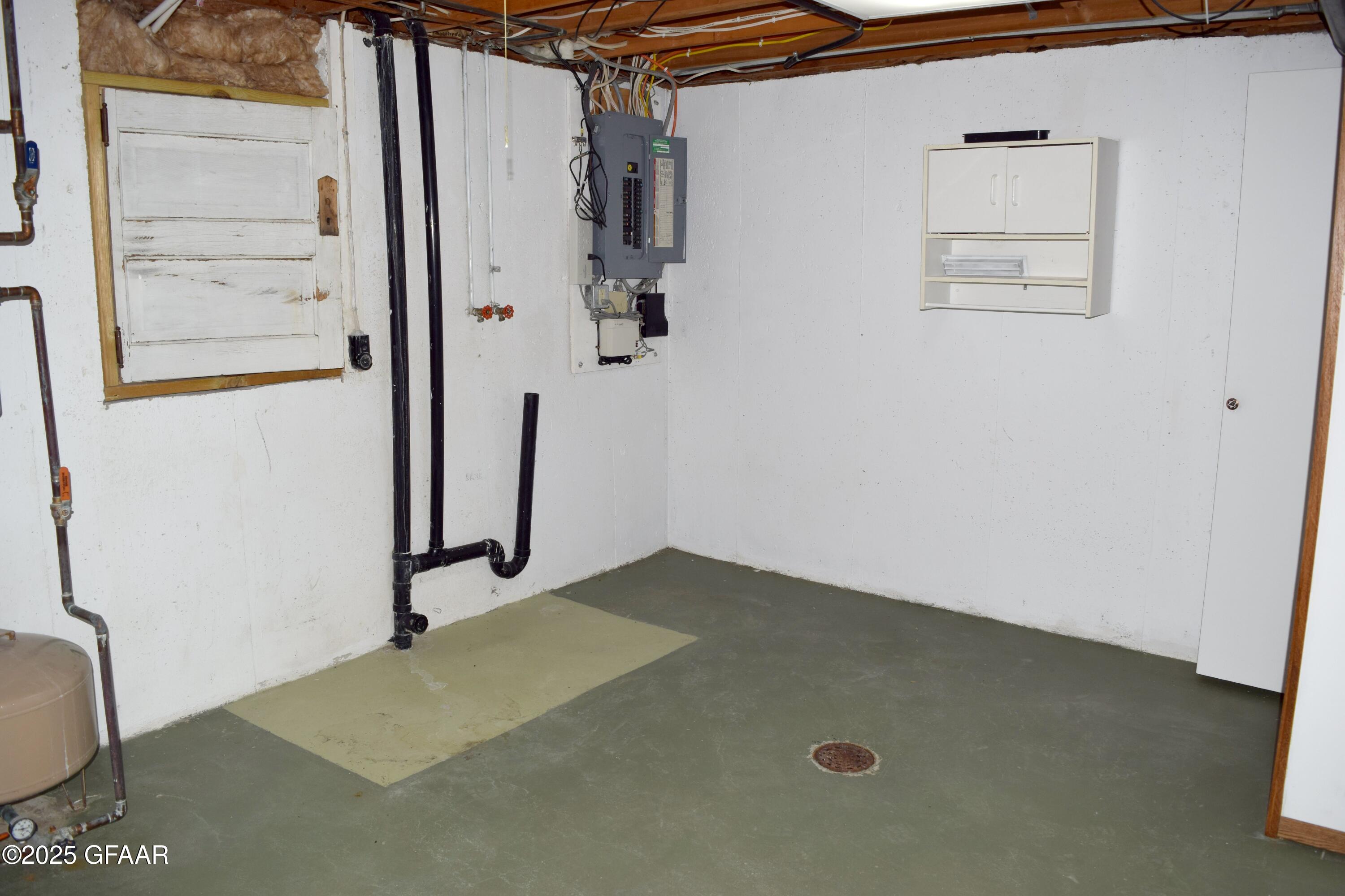 main property photo 41