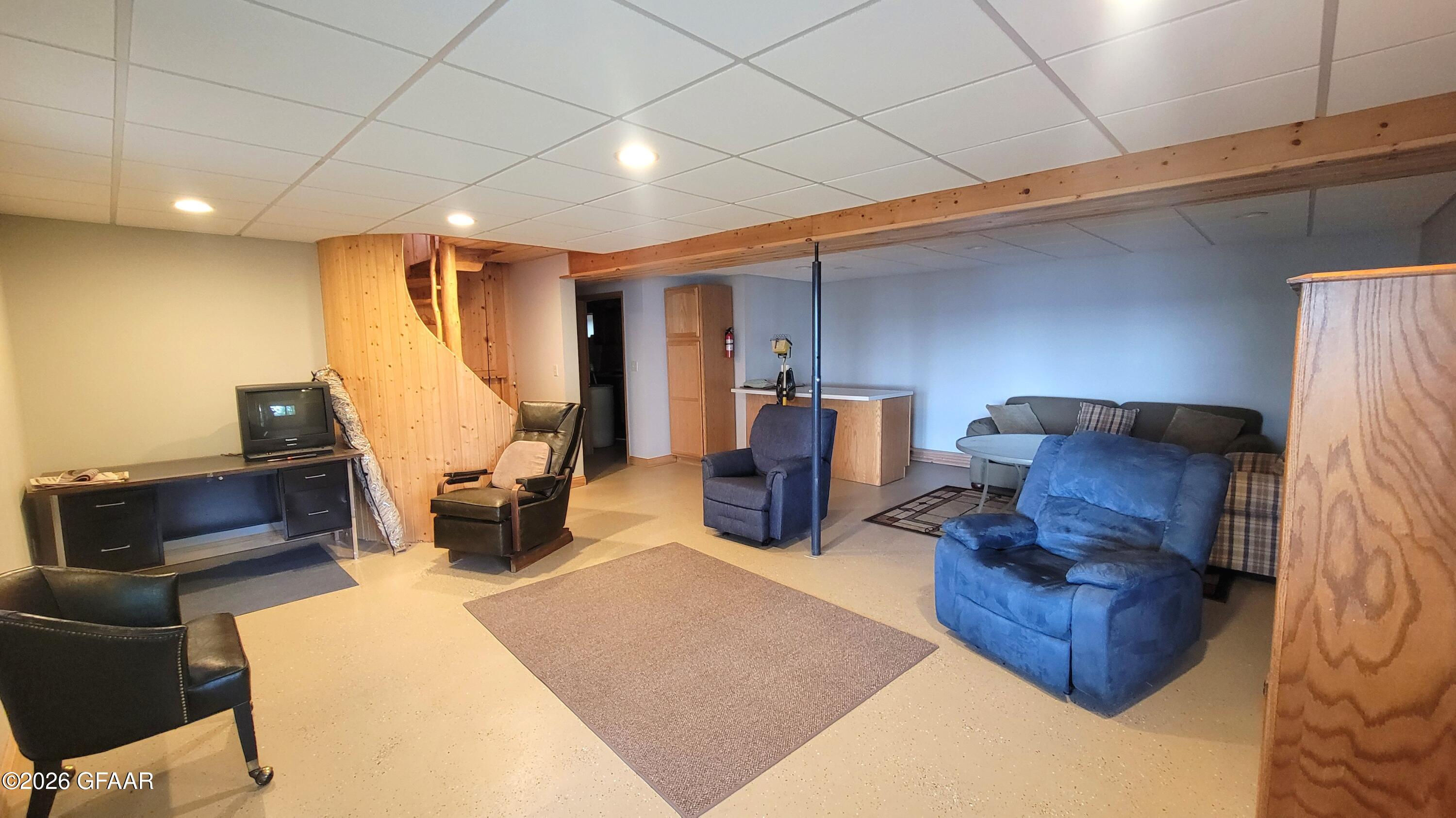 main property photo 40