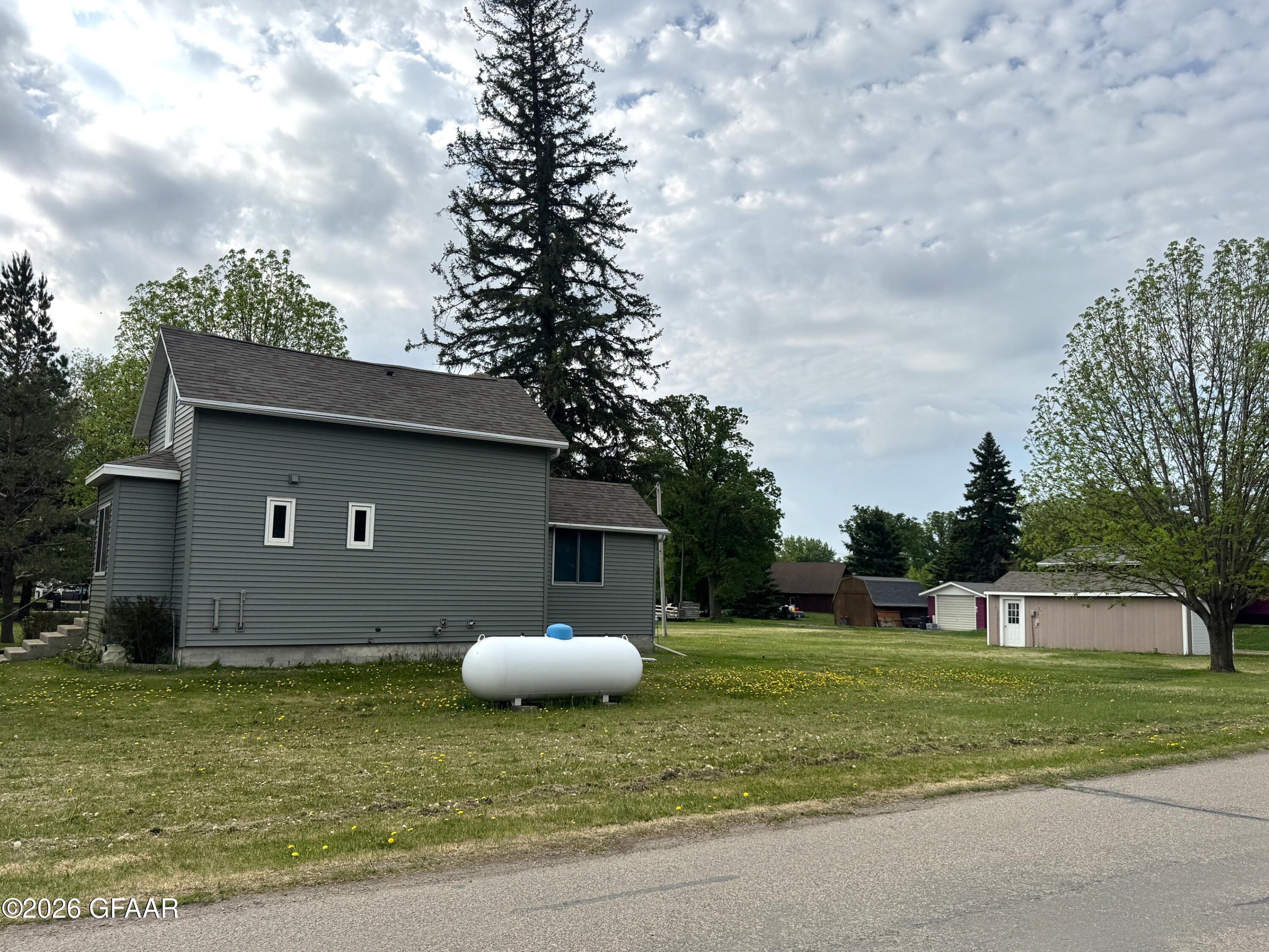 main property photo 3