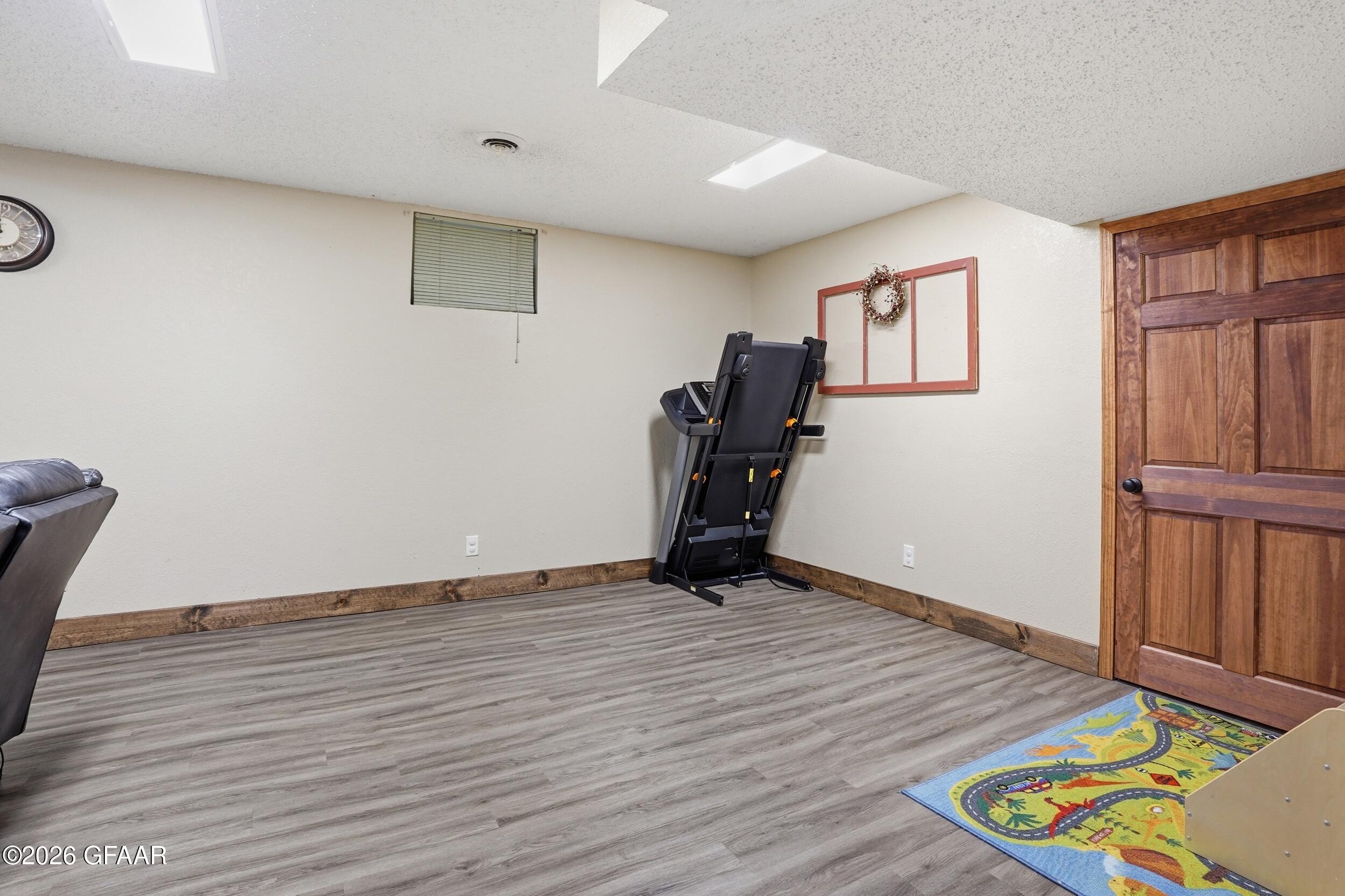 main property photo 28