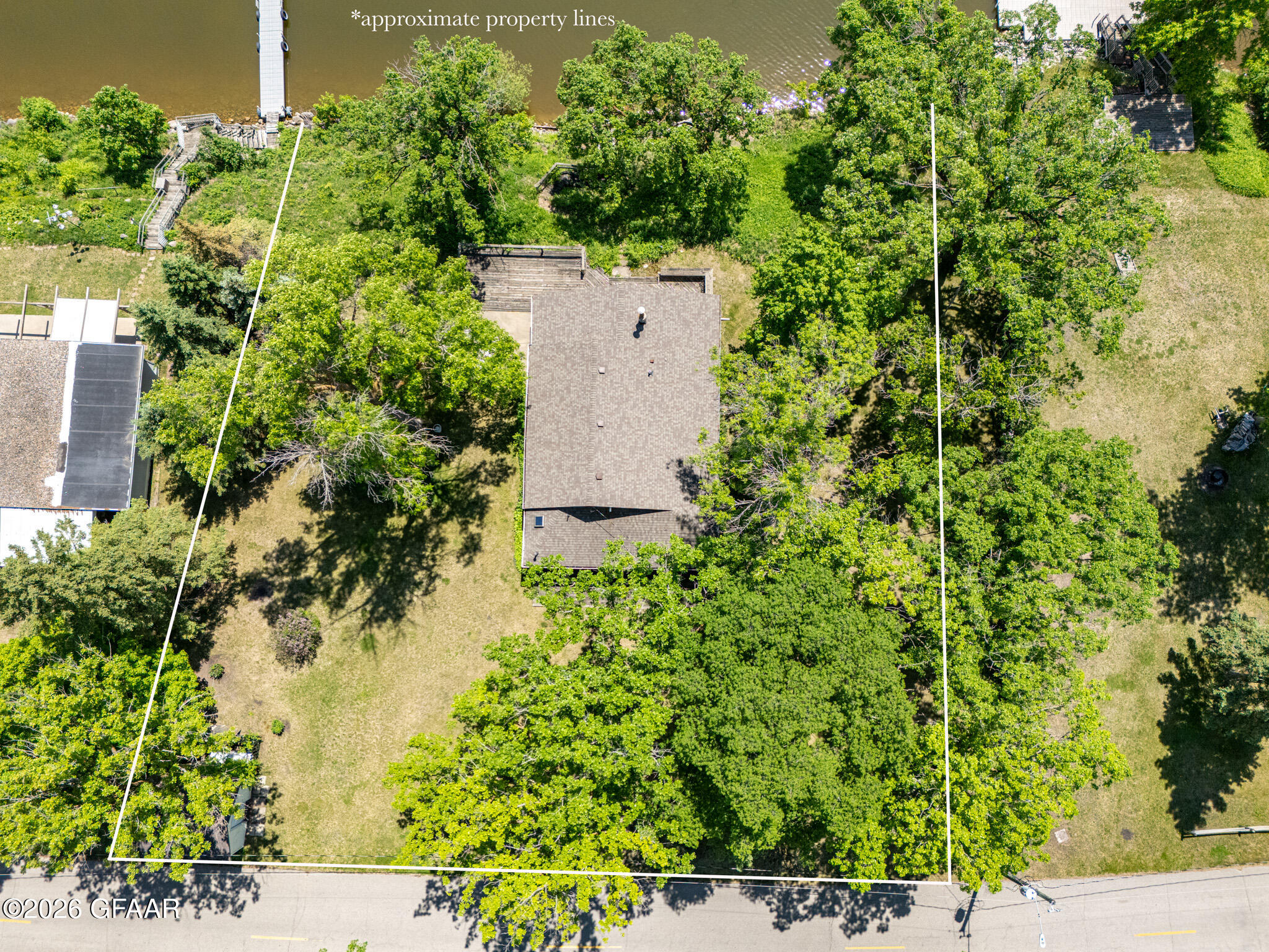 main property photo 32
