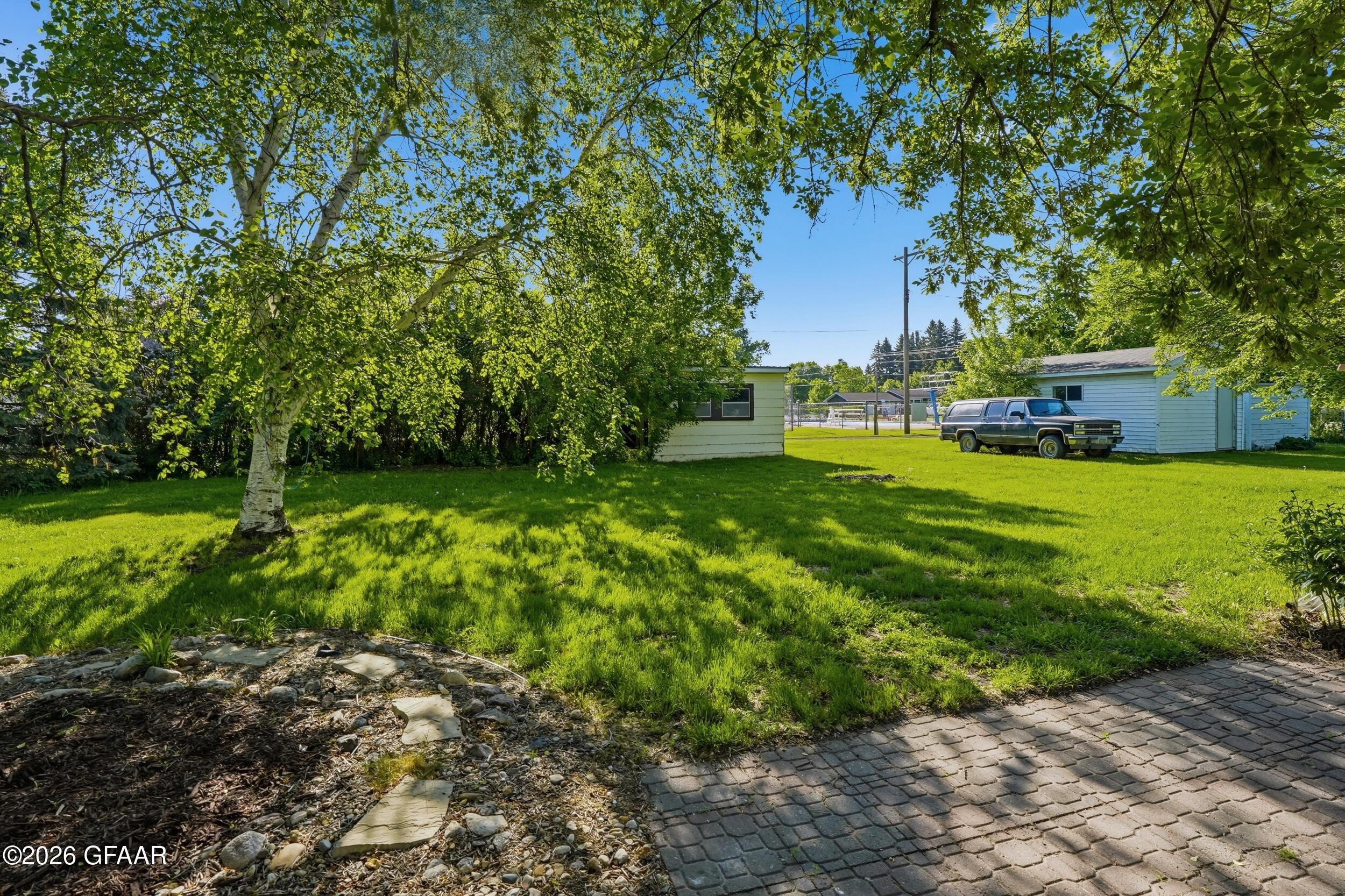 main property photo 28