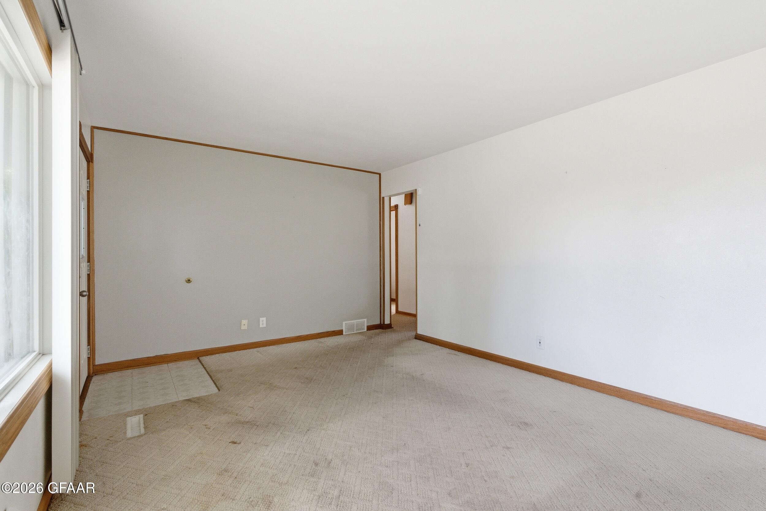 property viewer photo 2