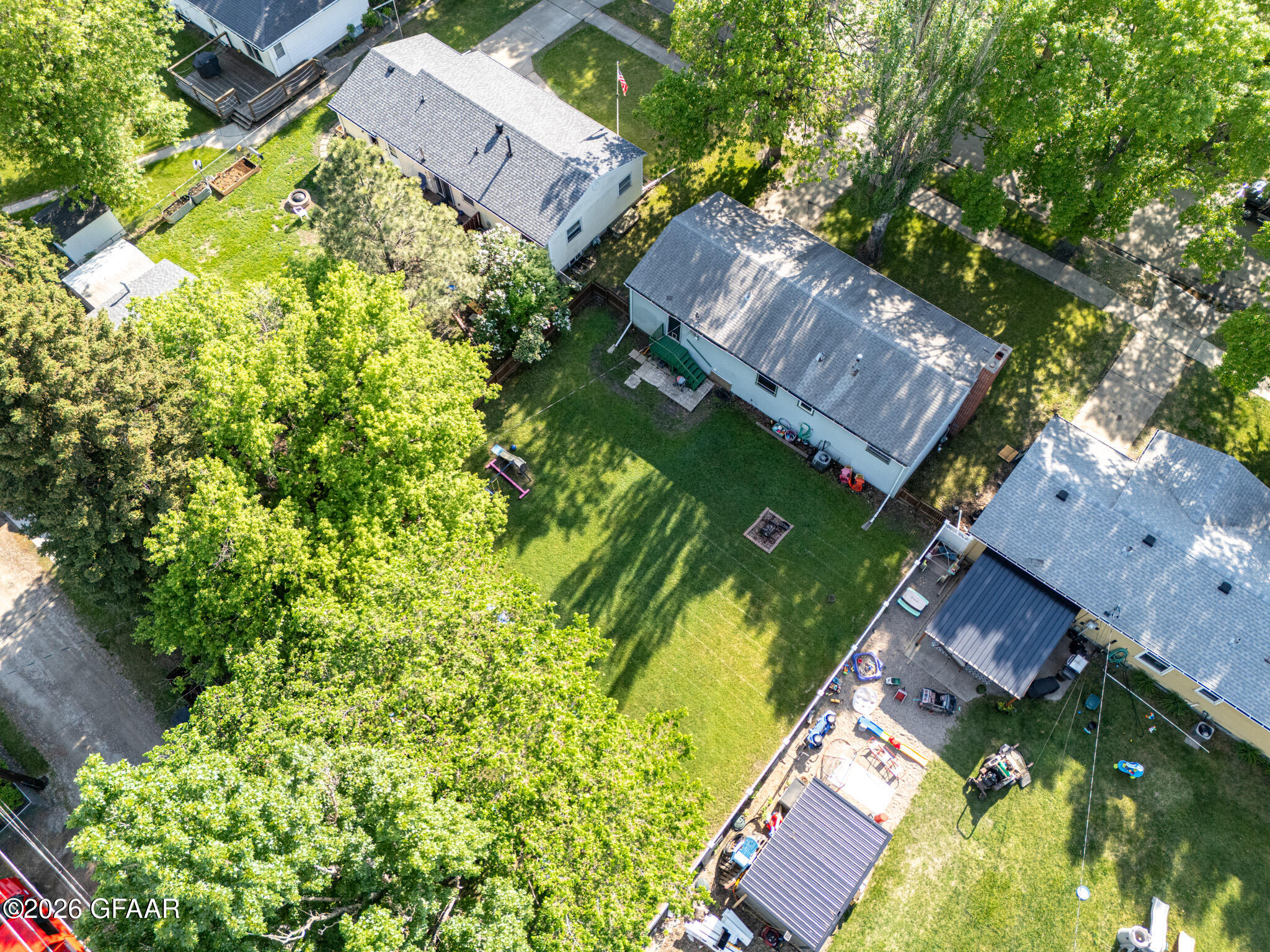 main property photo 32