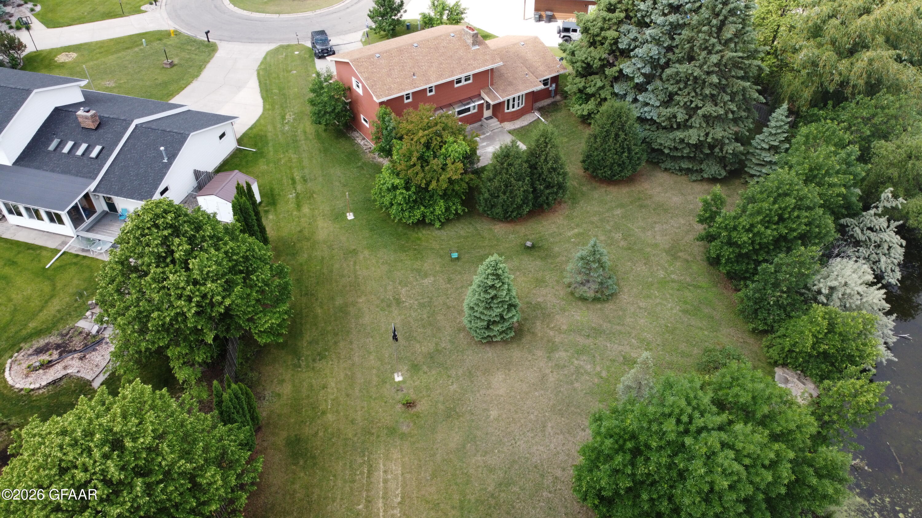 main property photo 40