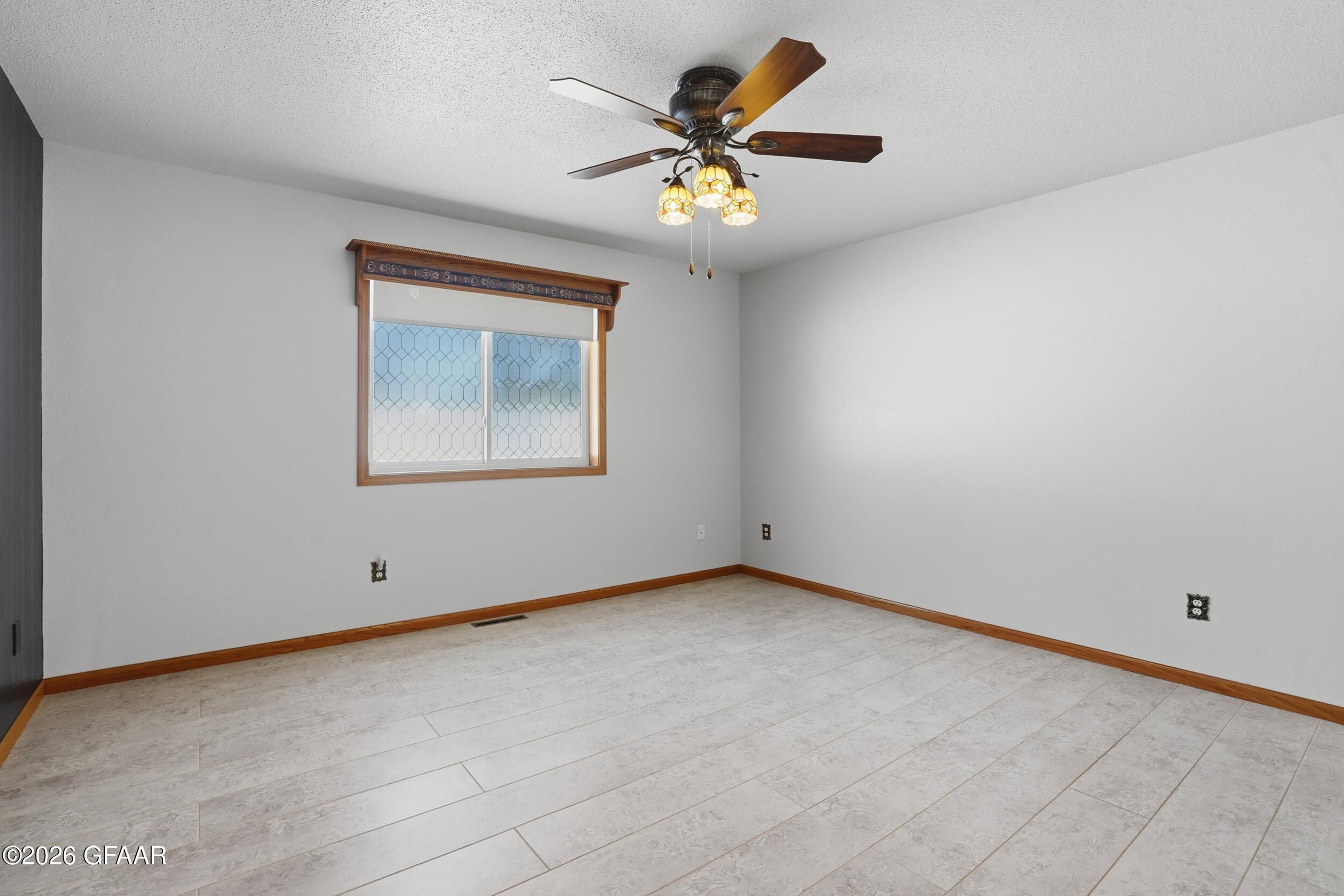 property viewer photo 13