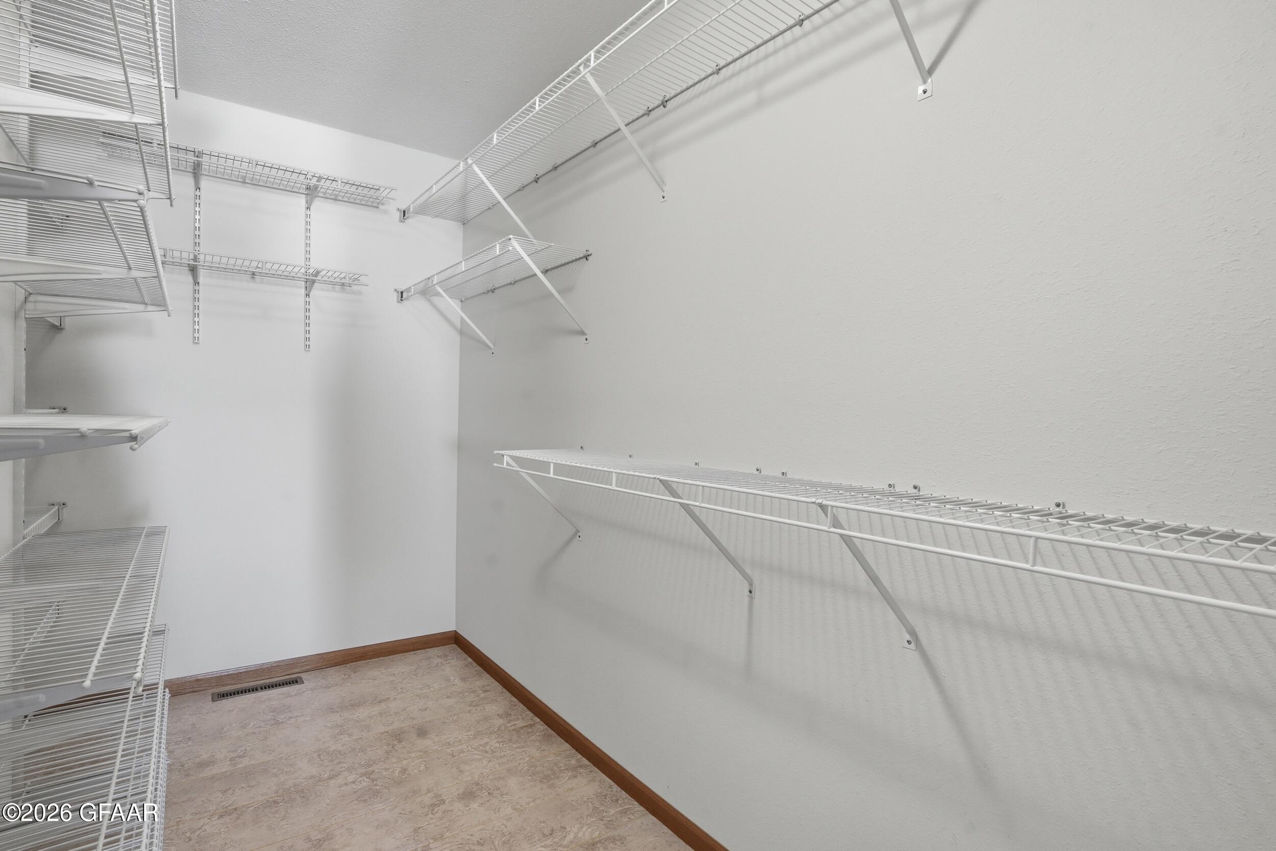 property viewer photo 16