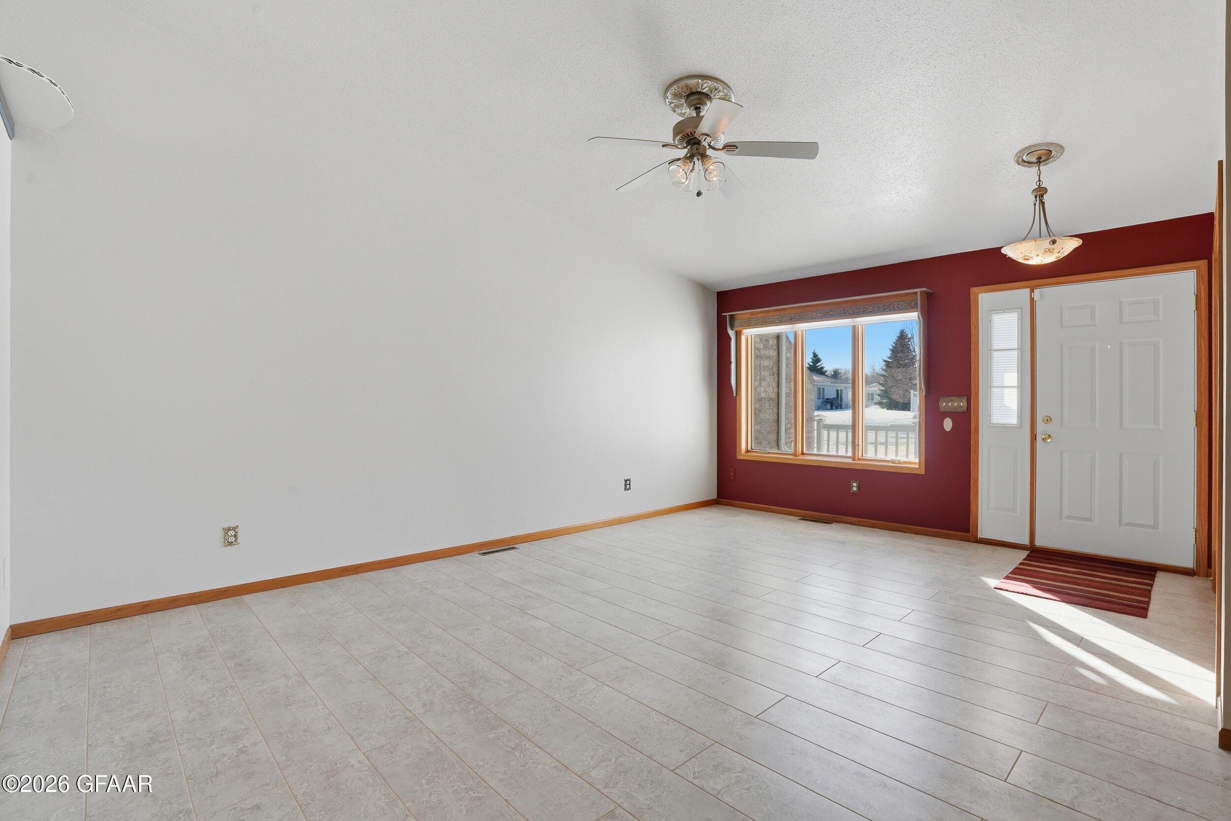 property viewer photo 4