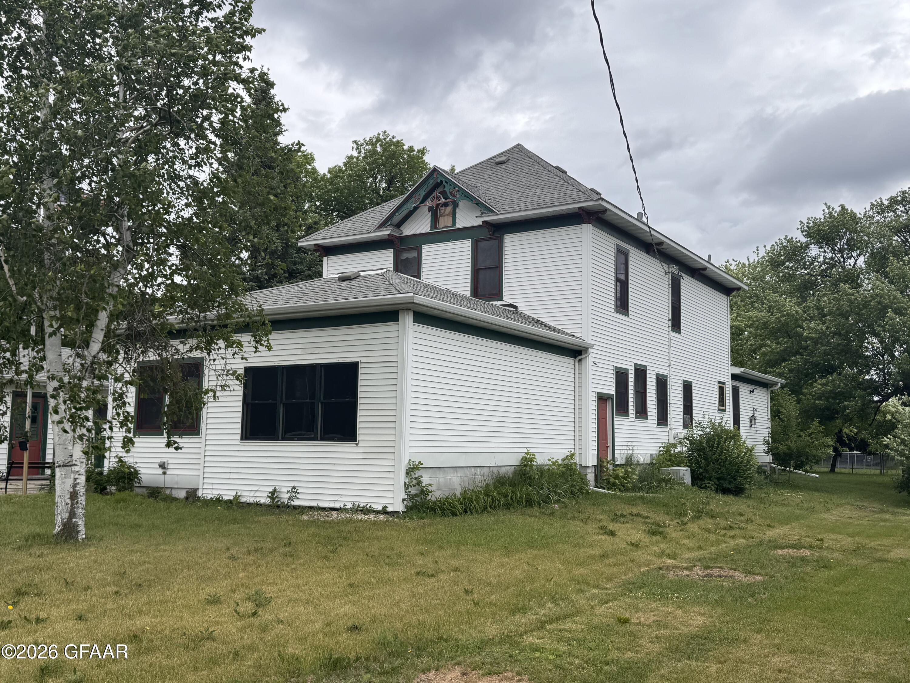 main property photo 30