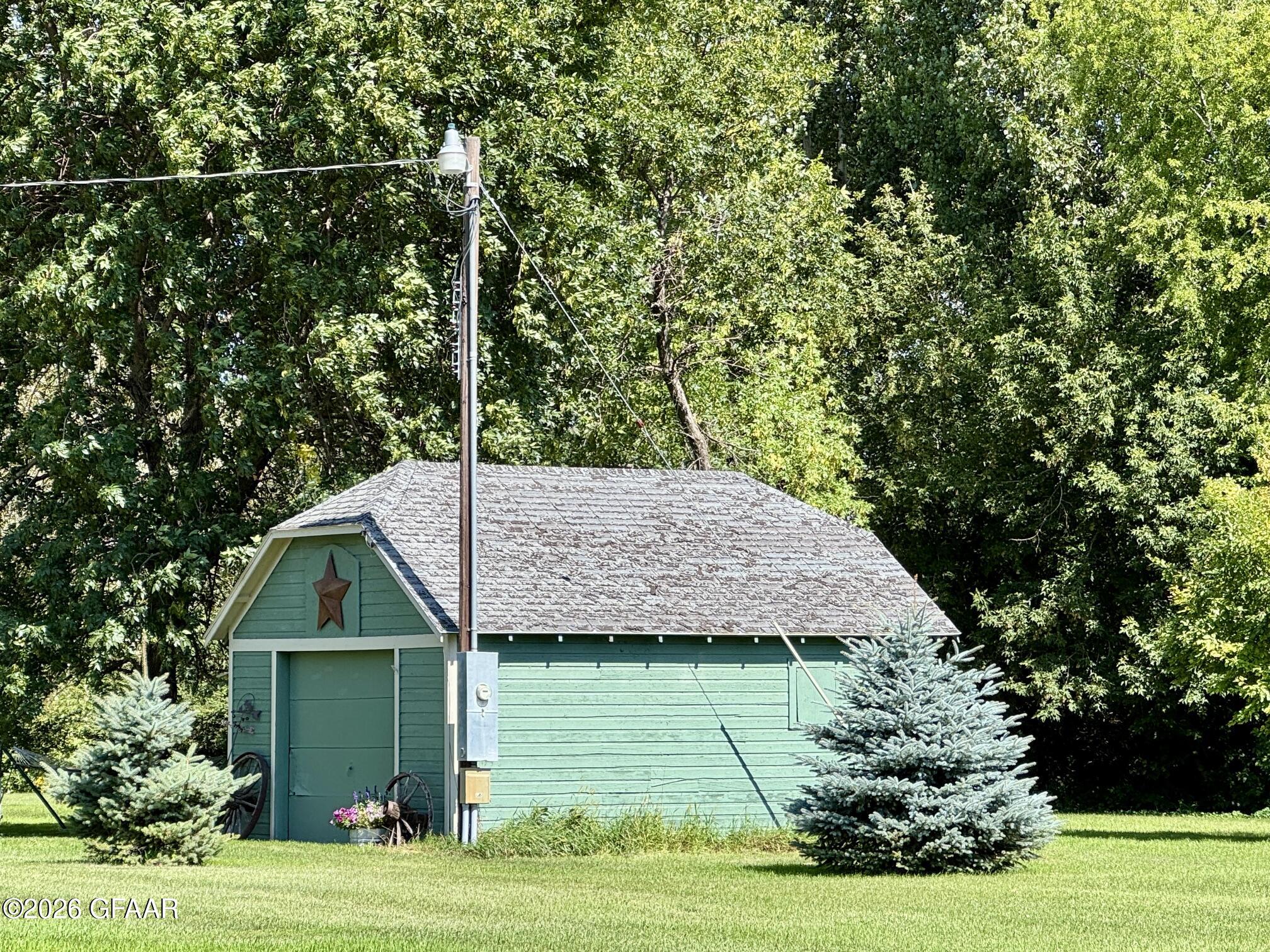main property photo 8