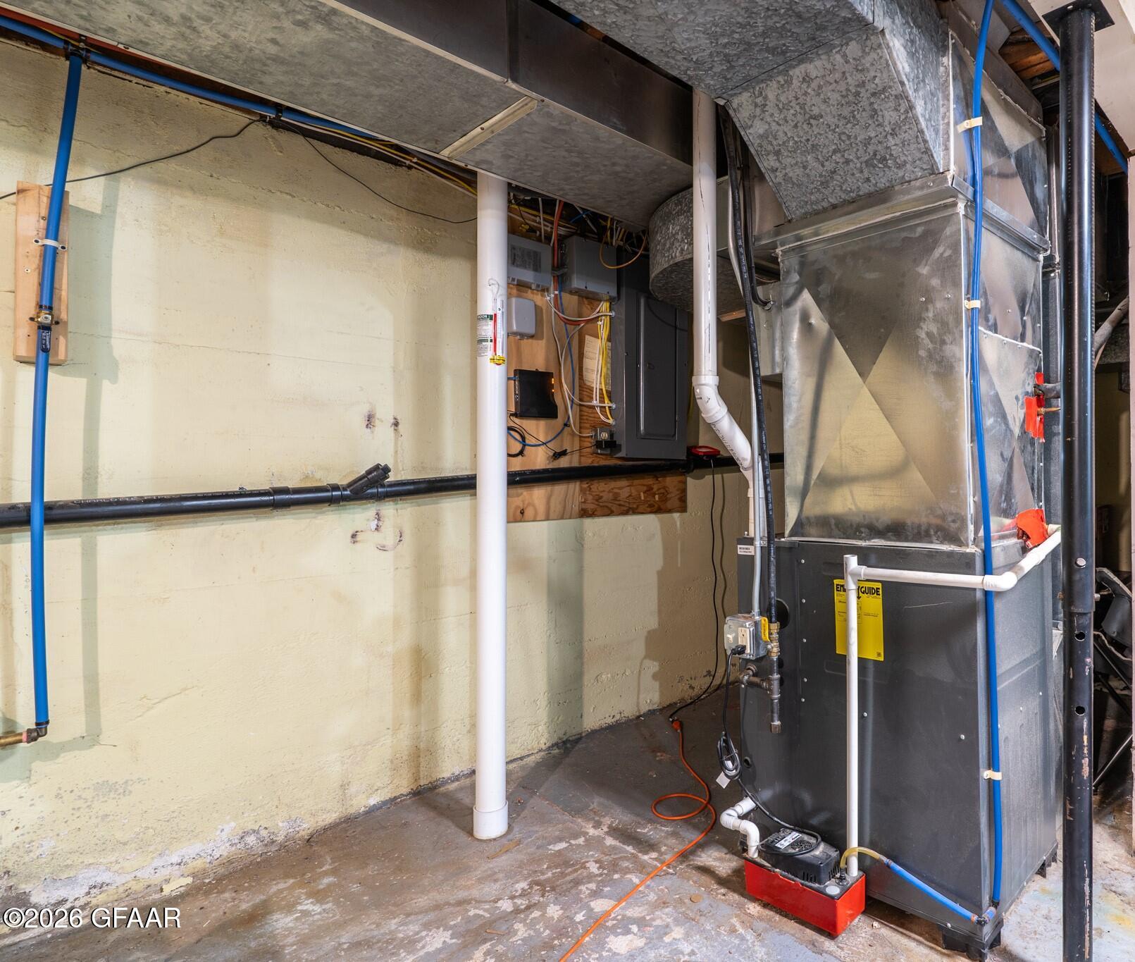 main property photo 28