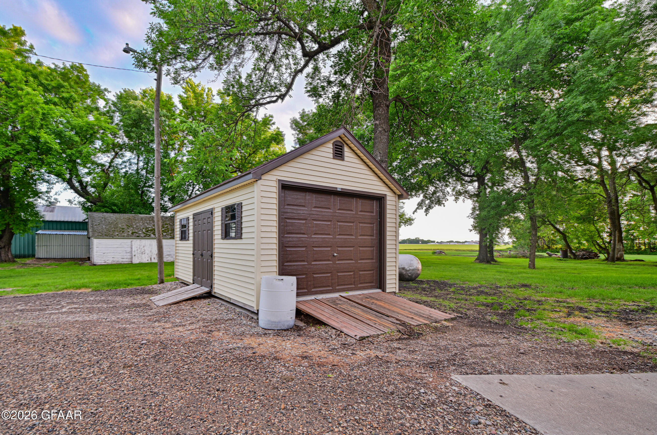 main property photo 44