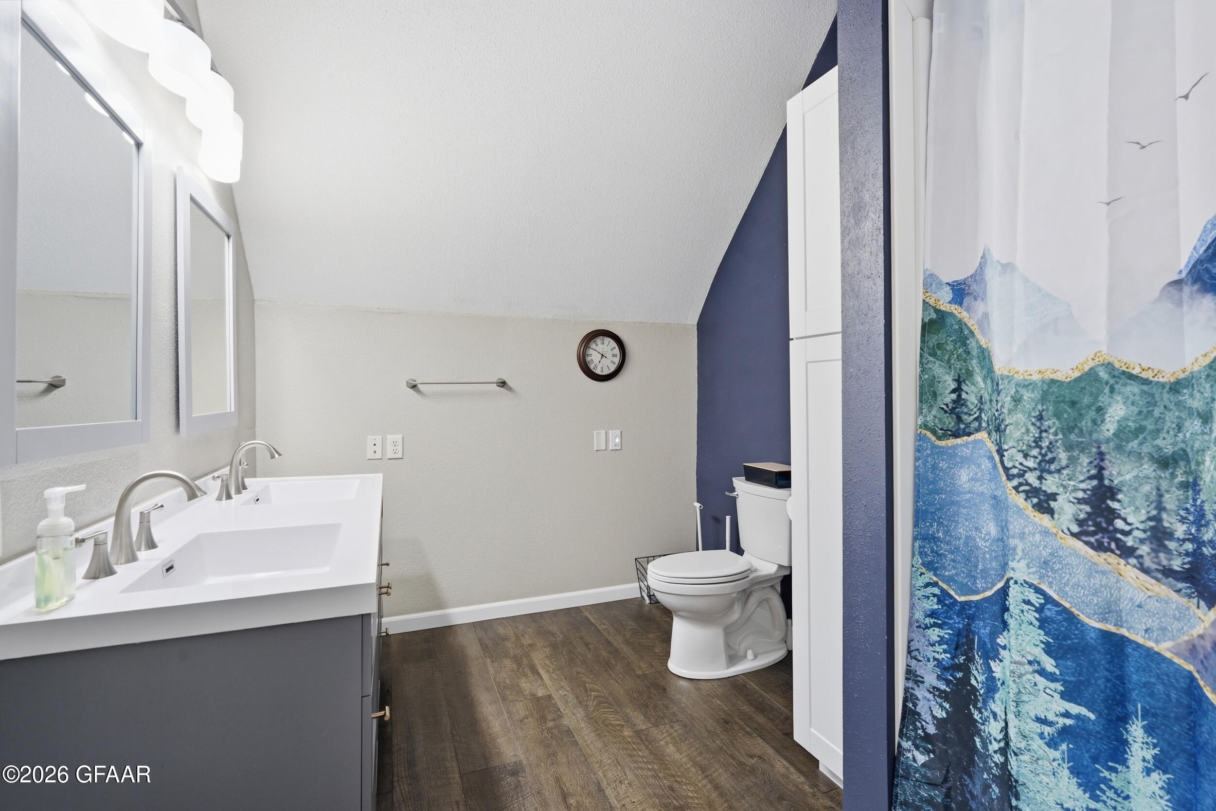 main property photo 23