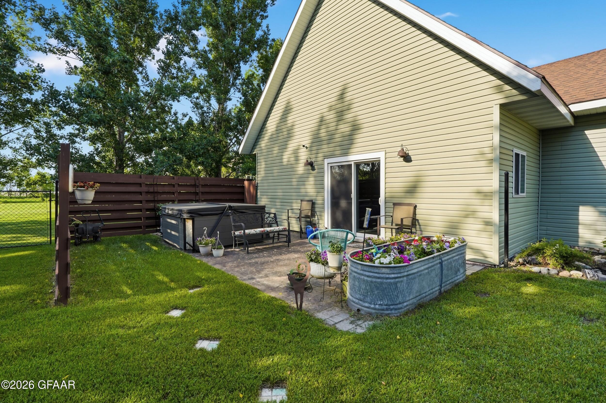main property photo 40