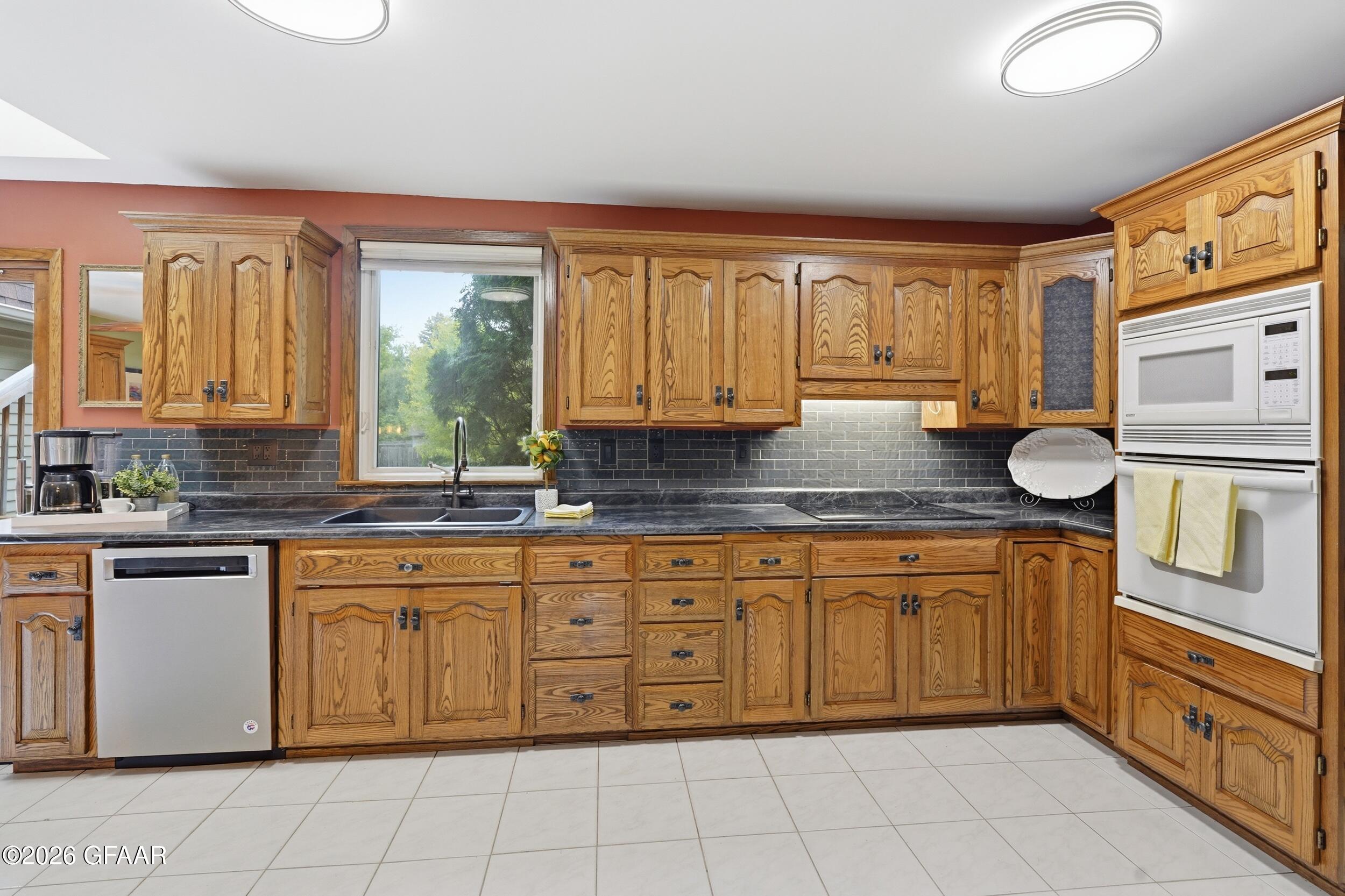 property viewer photo 10