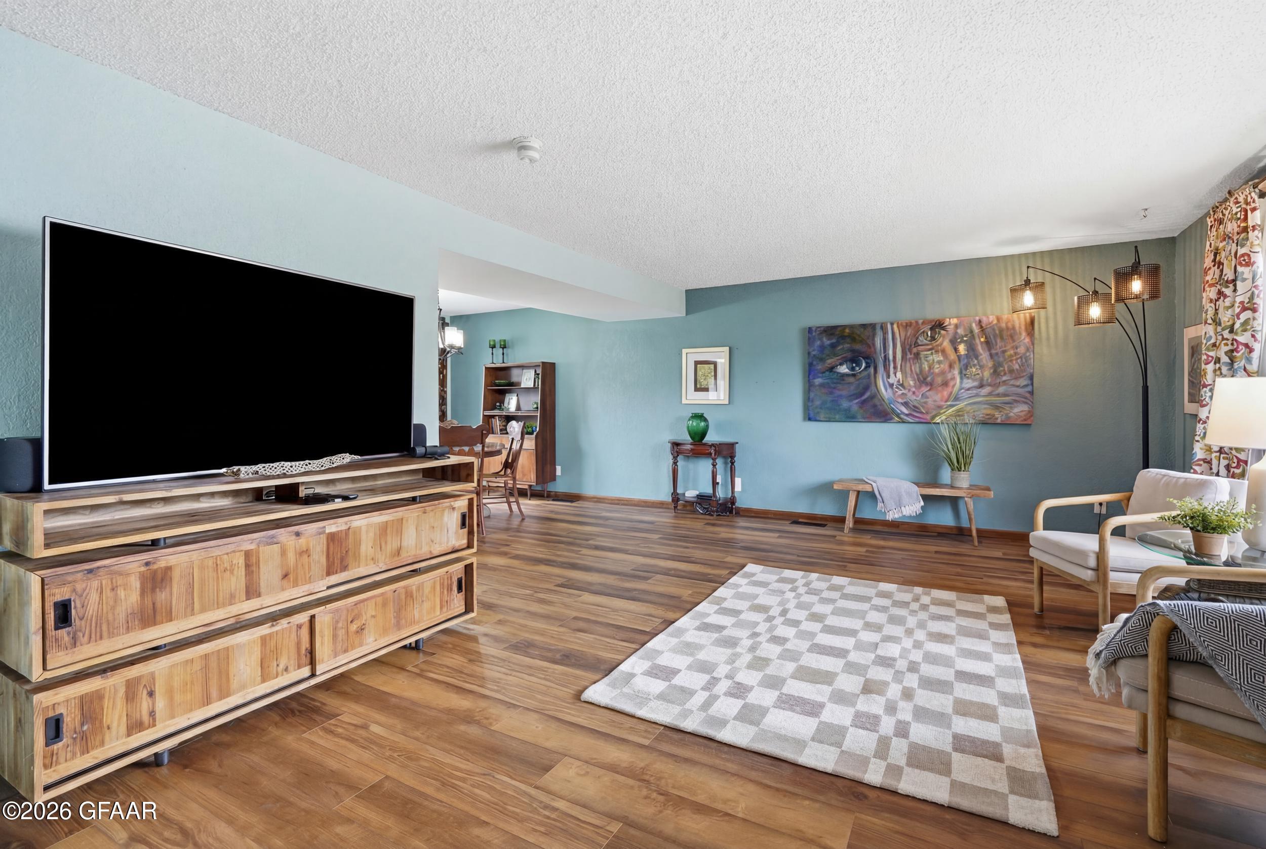 property viewer photo 4