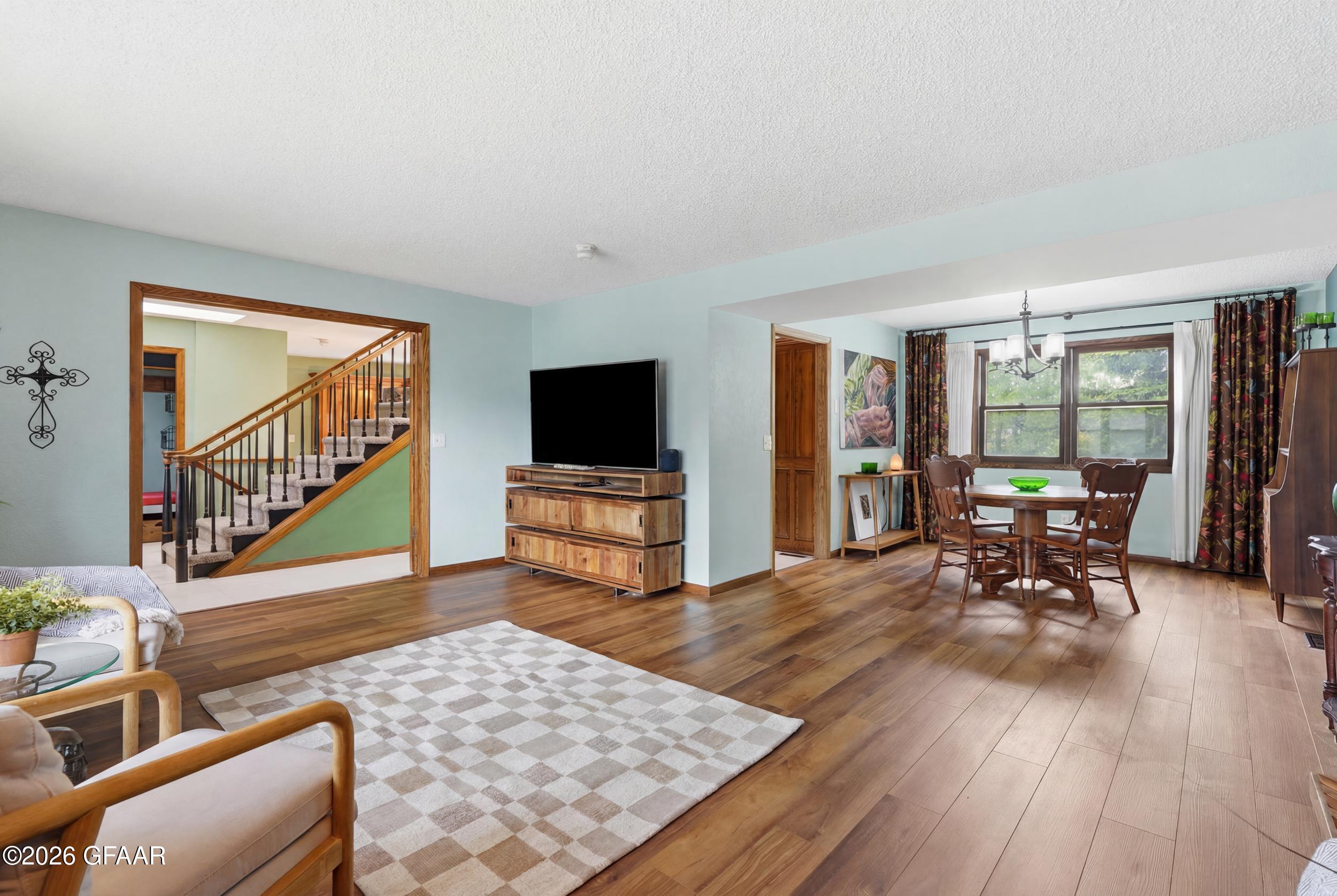 property viewer photo 7