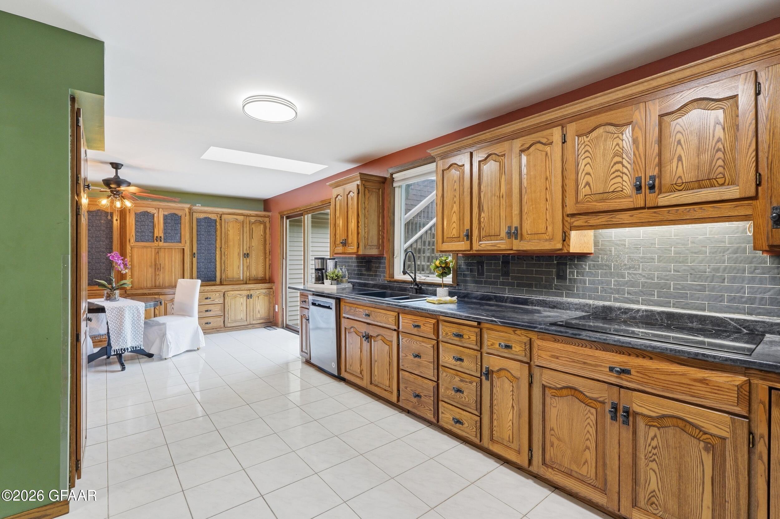 property viewer photo 8