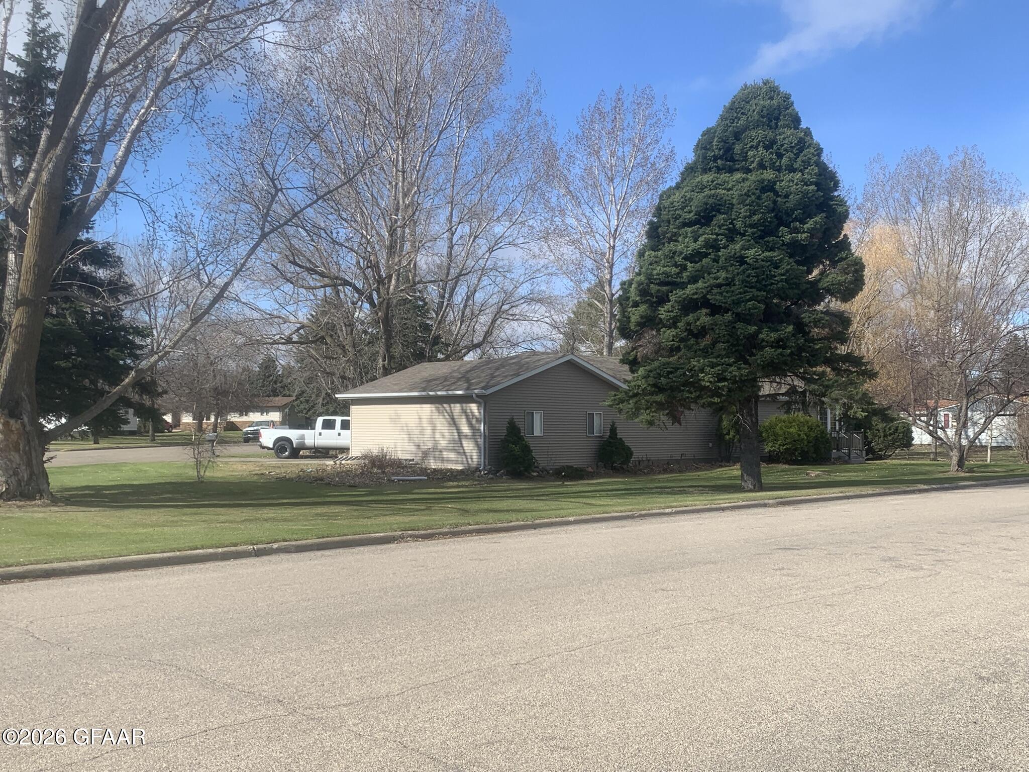 main property photo 7