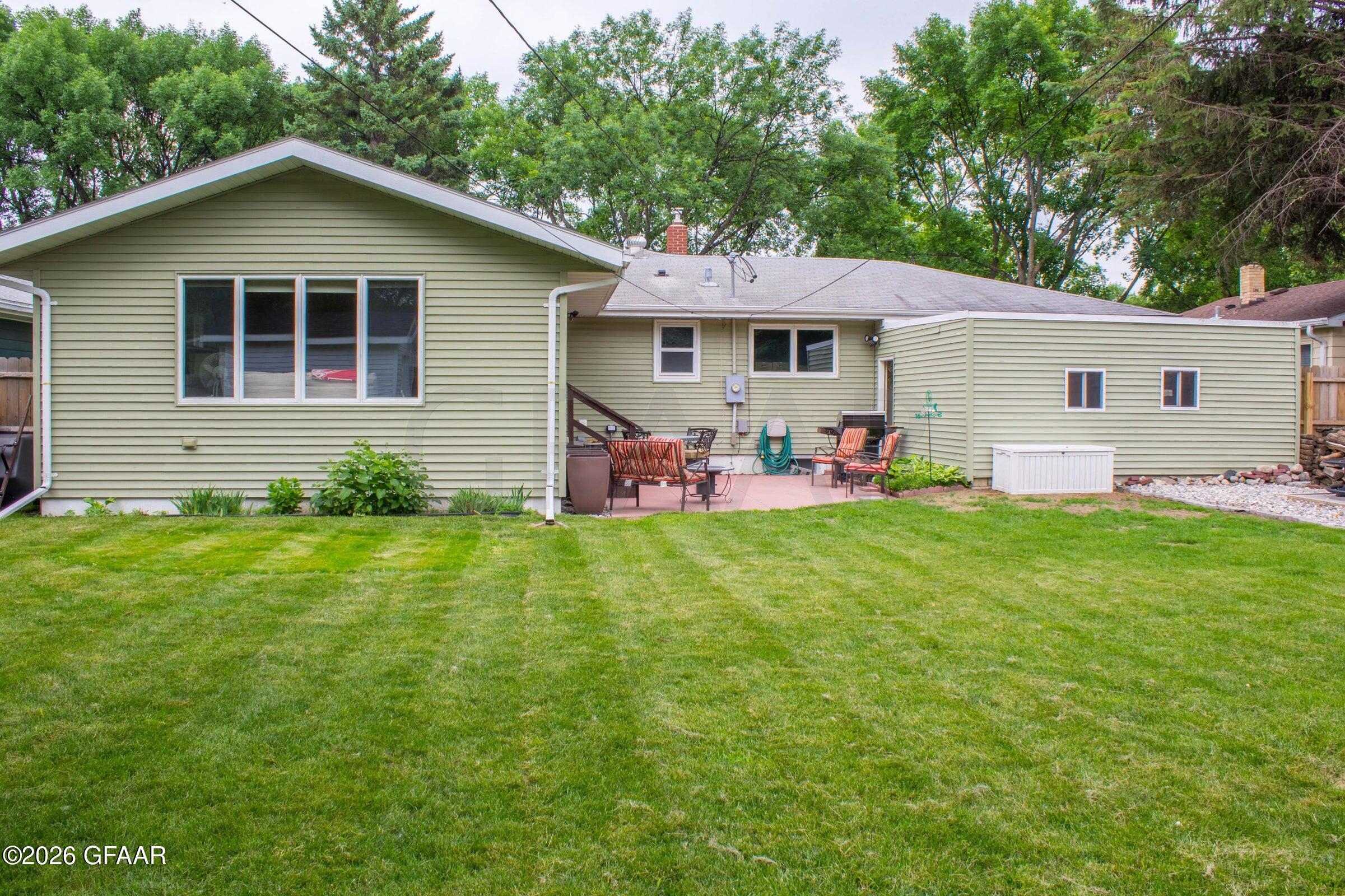 main property photo 9