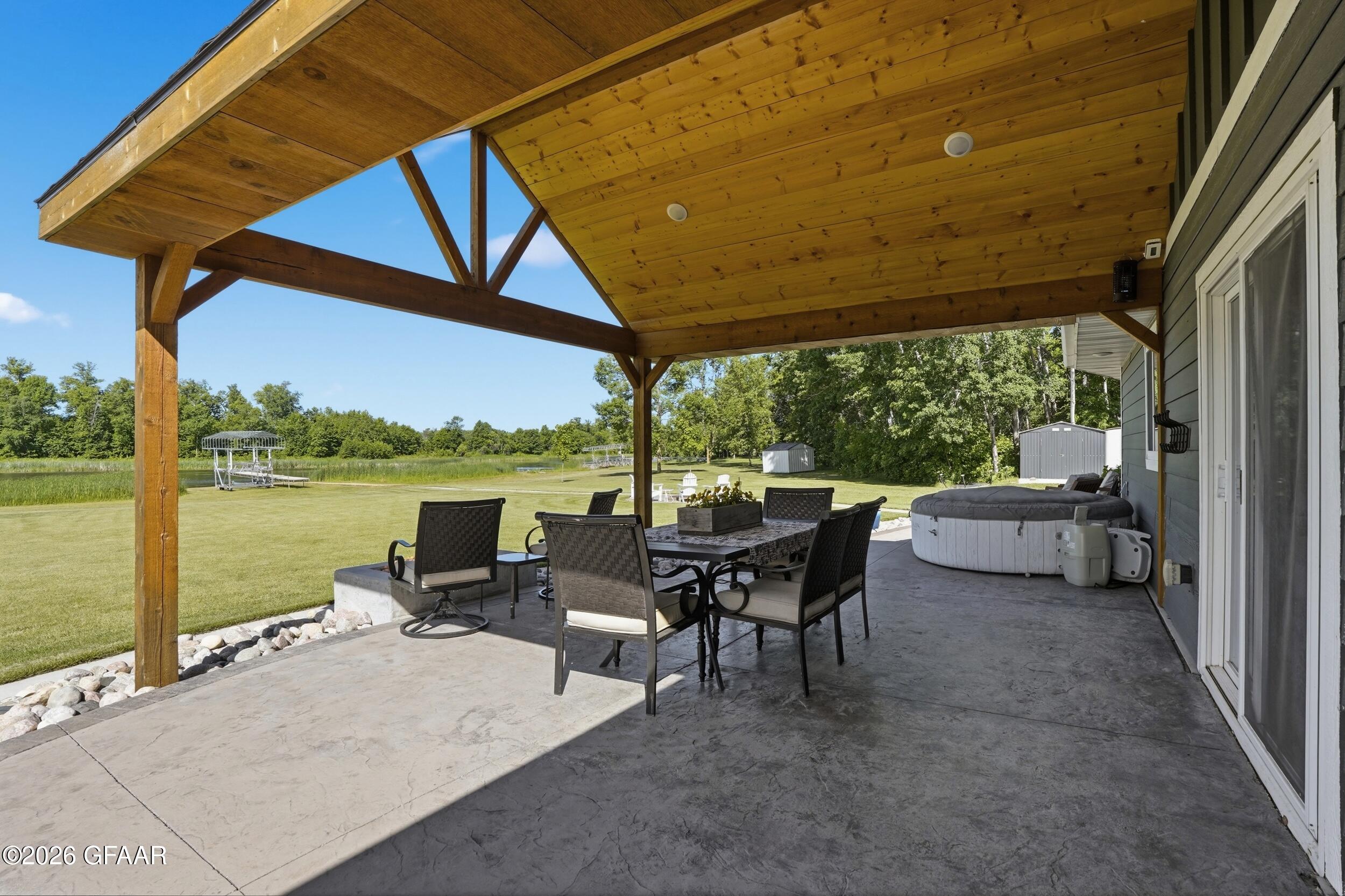 main property photo 28