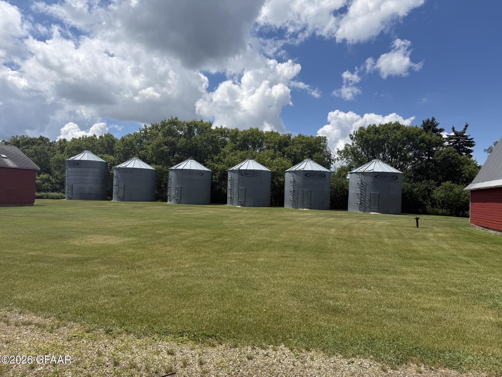 main property photo 13