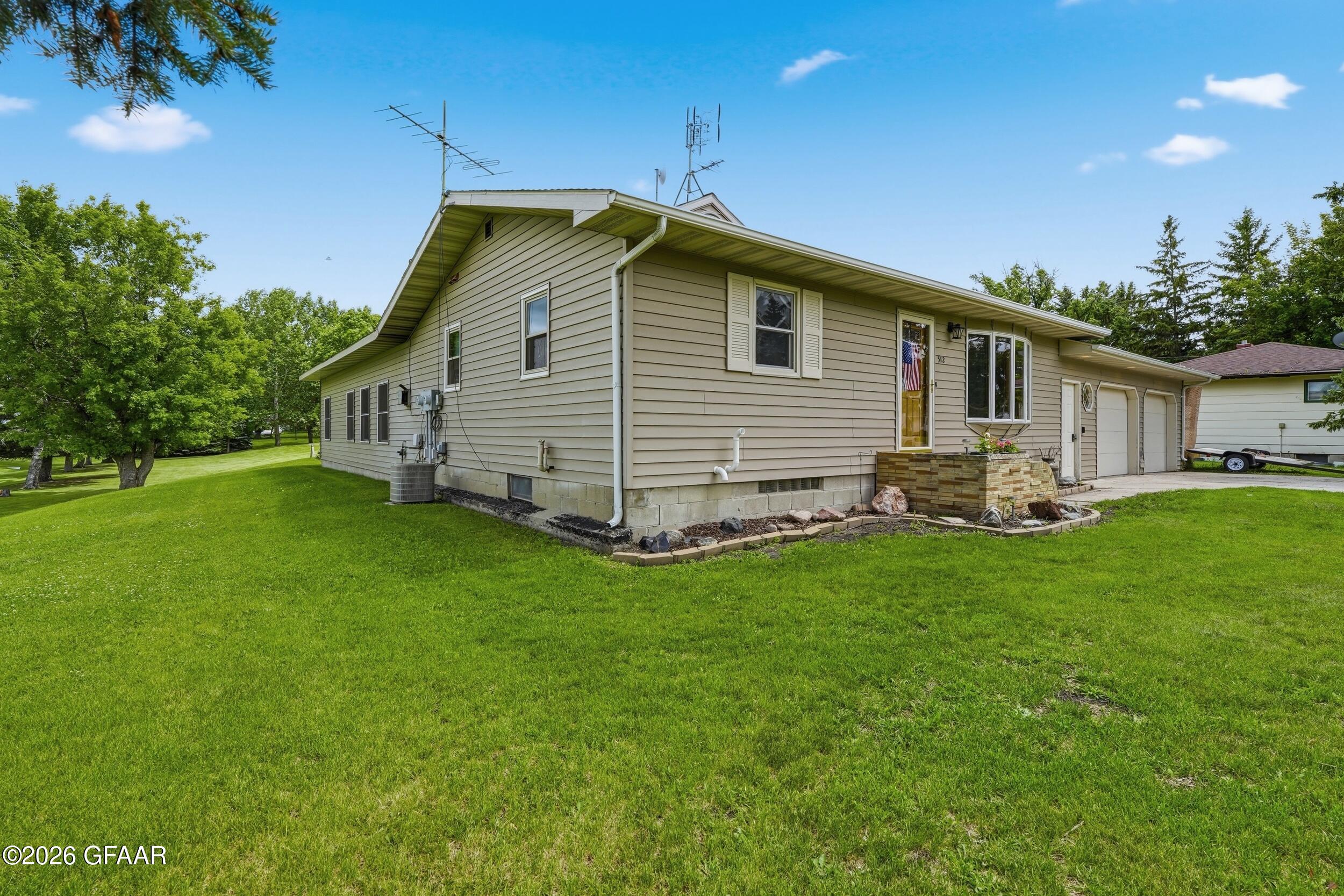 main property photo 14