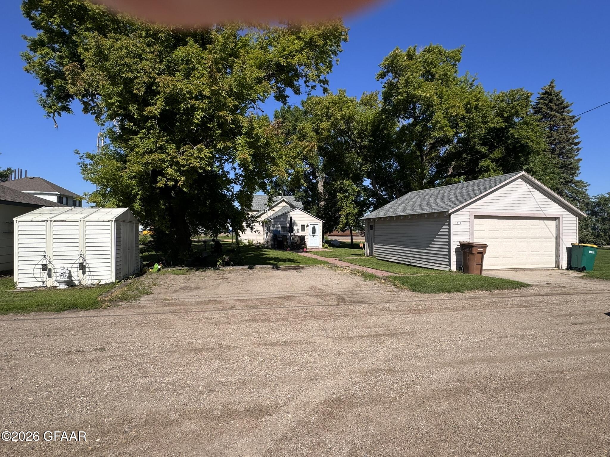 main property photo 20