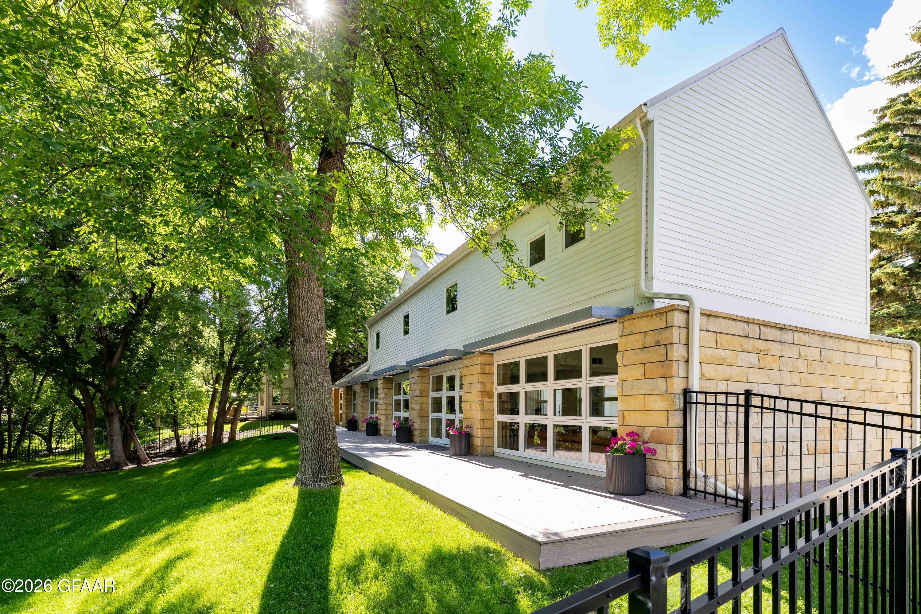 main property photo 60